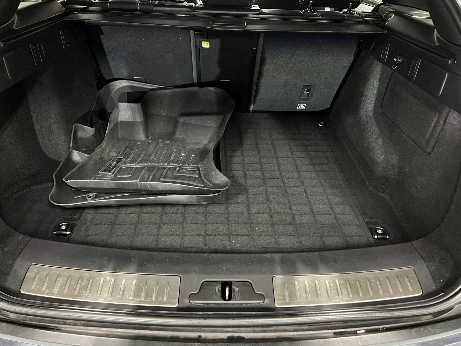 Thumbnail: 2018 Land Rover Range Rover Velar - 6