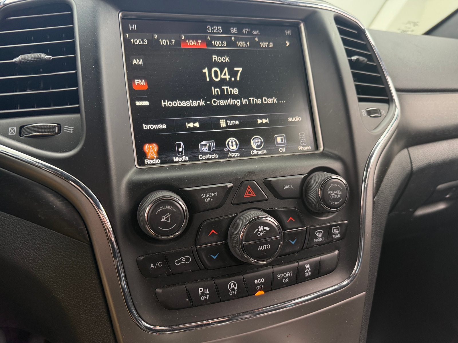 Thumbnail: 2017 Jeep Grand Cherokee - 3