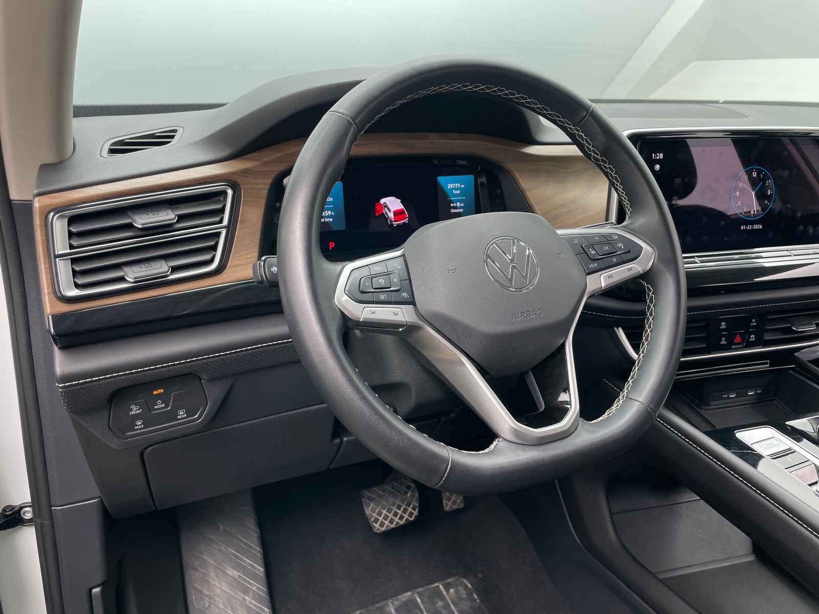 Thumbnail: 2025 Volkswagen Atlas - 4