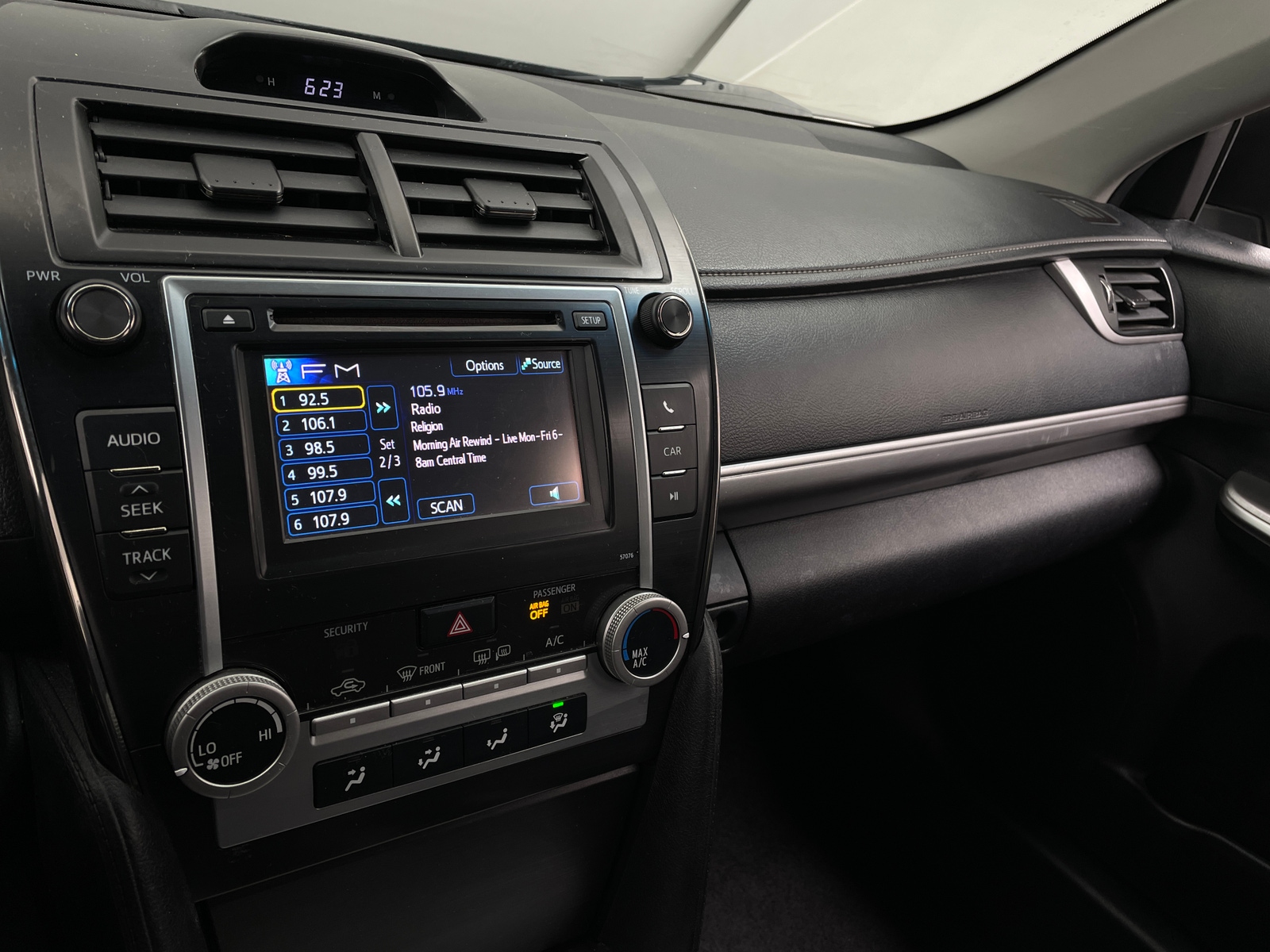 Thumbnail: 2014 Toyota Camry - 4