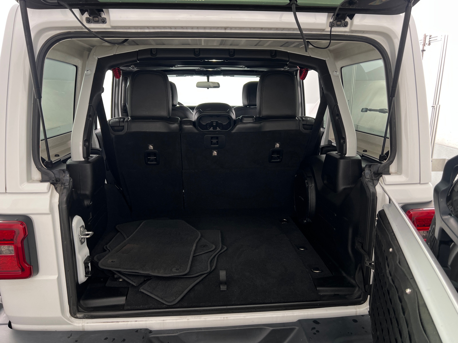 Thumbnail: 2018 Jeep Wrangler - 7