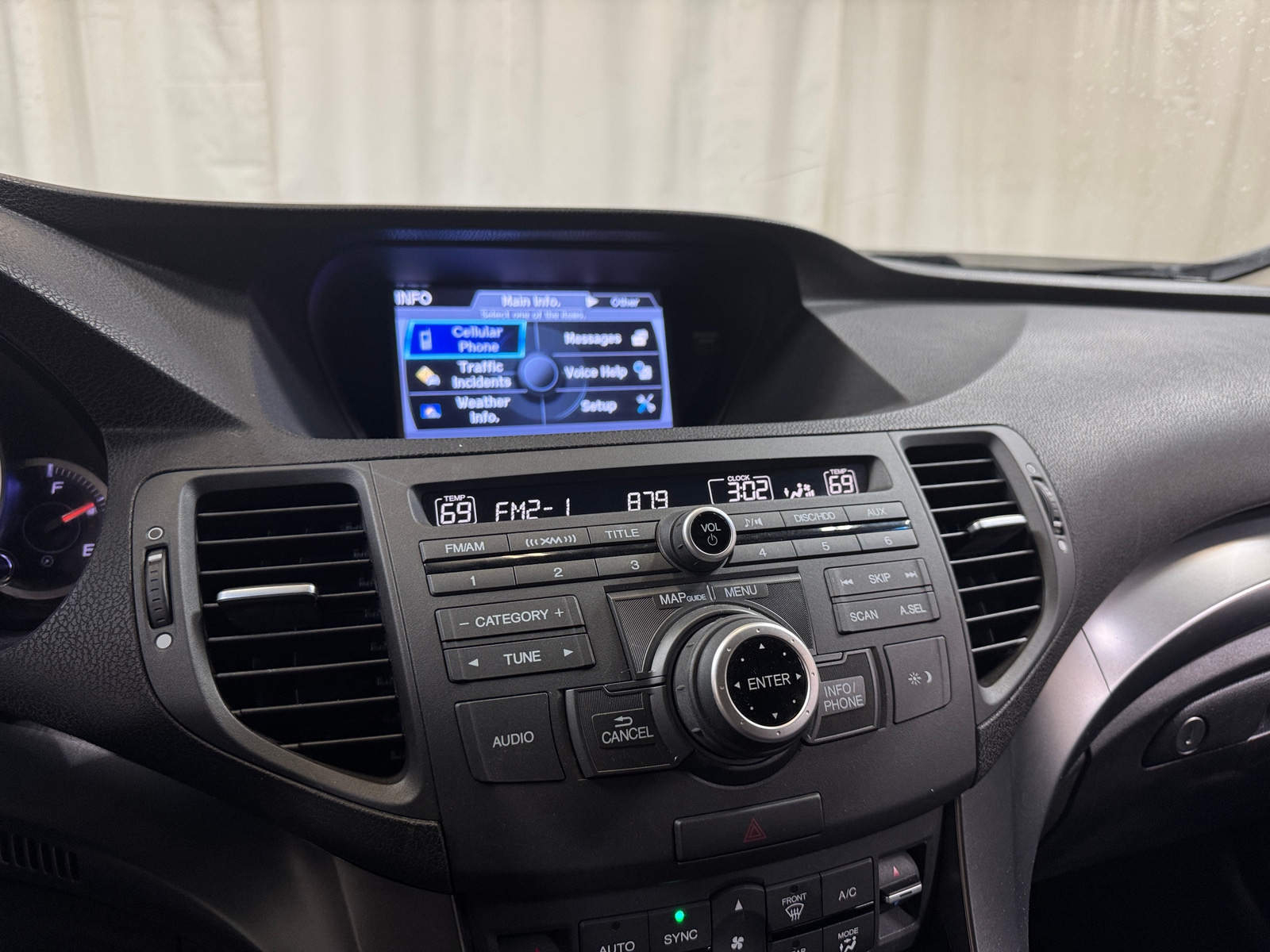 Thumbnail: 2011 Acura TSX - 3