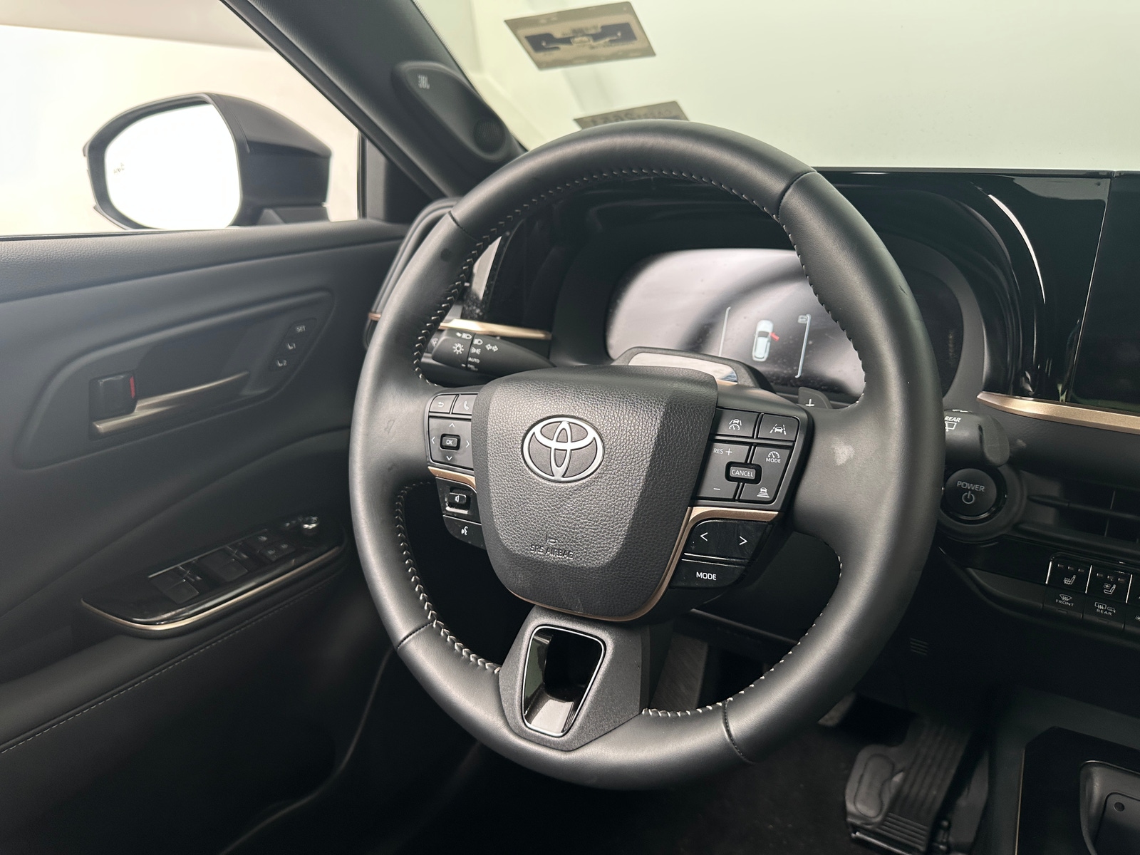 Thumbnail: 2025 Toyota Crown Signia - 4