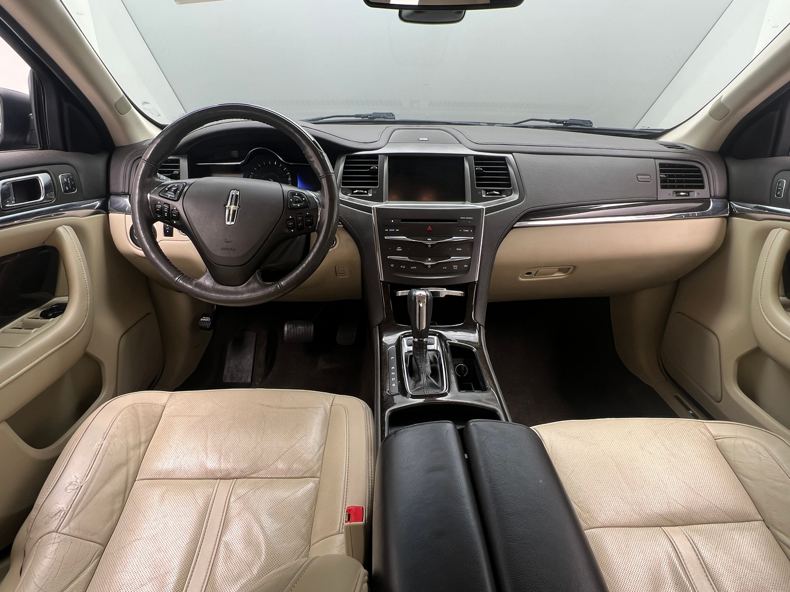 Thumbnail: 2013 Lincoln MKS - 2