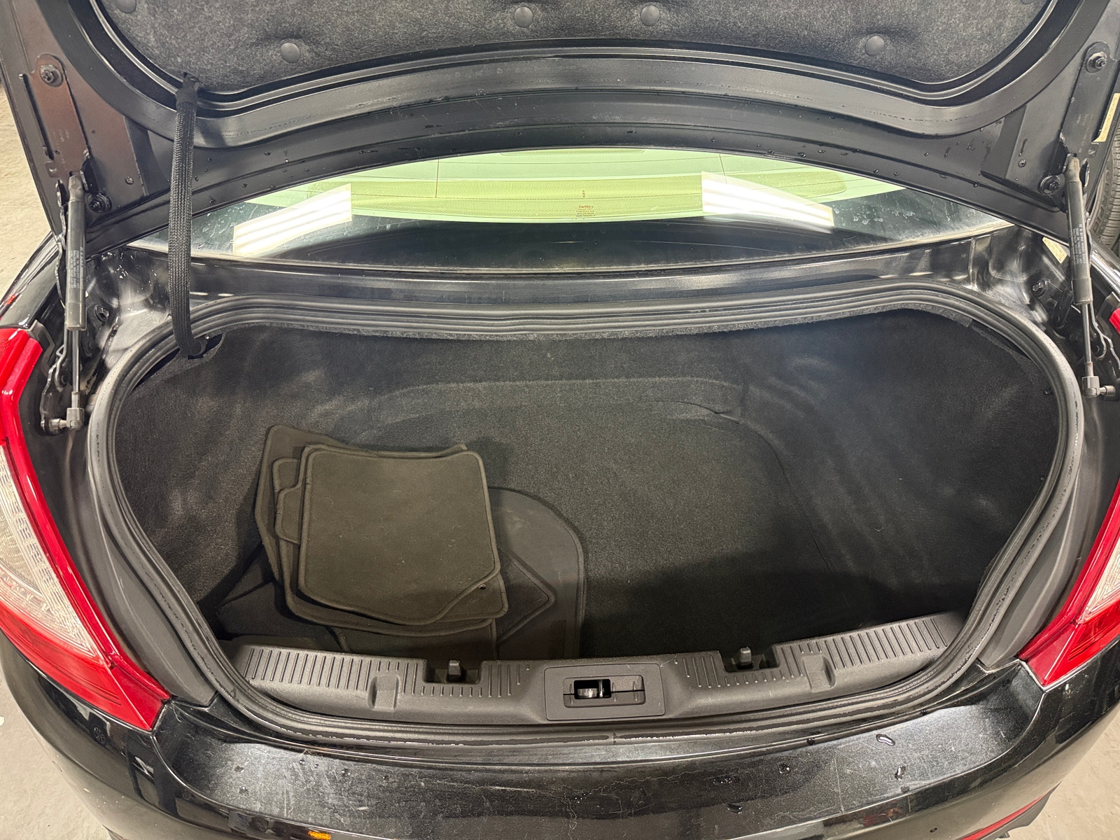 Thumbnail: 2013 Lincoln MKS - 6