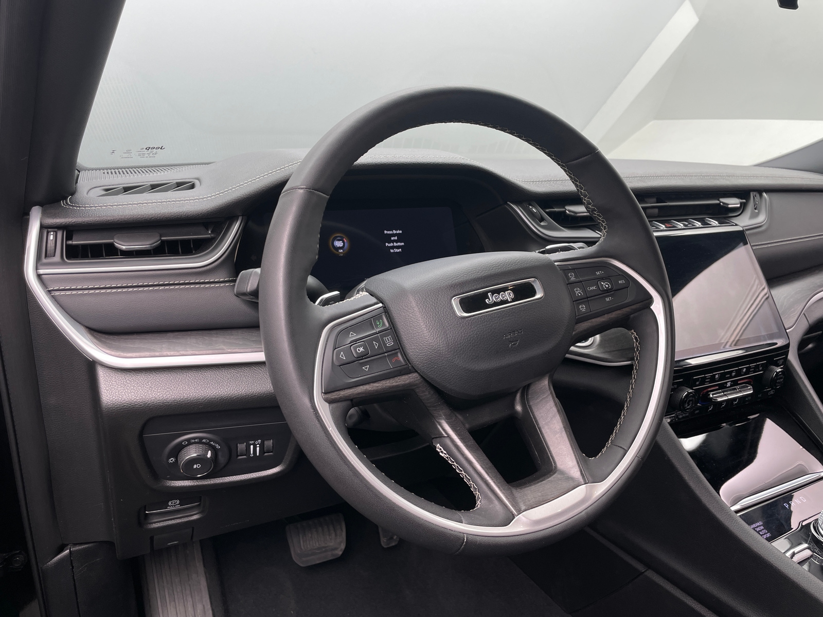 Thumbnail: 2024 Jeep Grand Cherokee L - 4