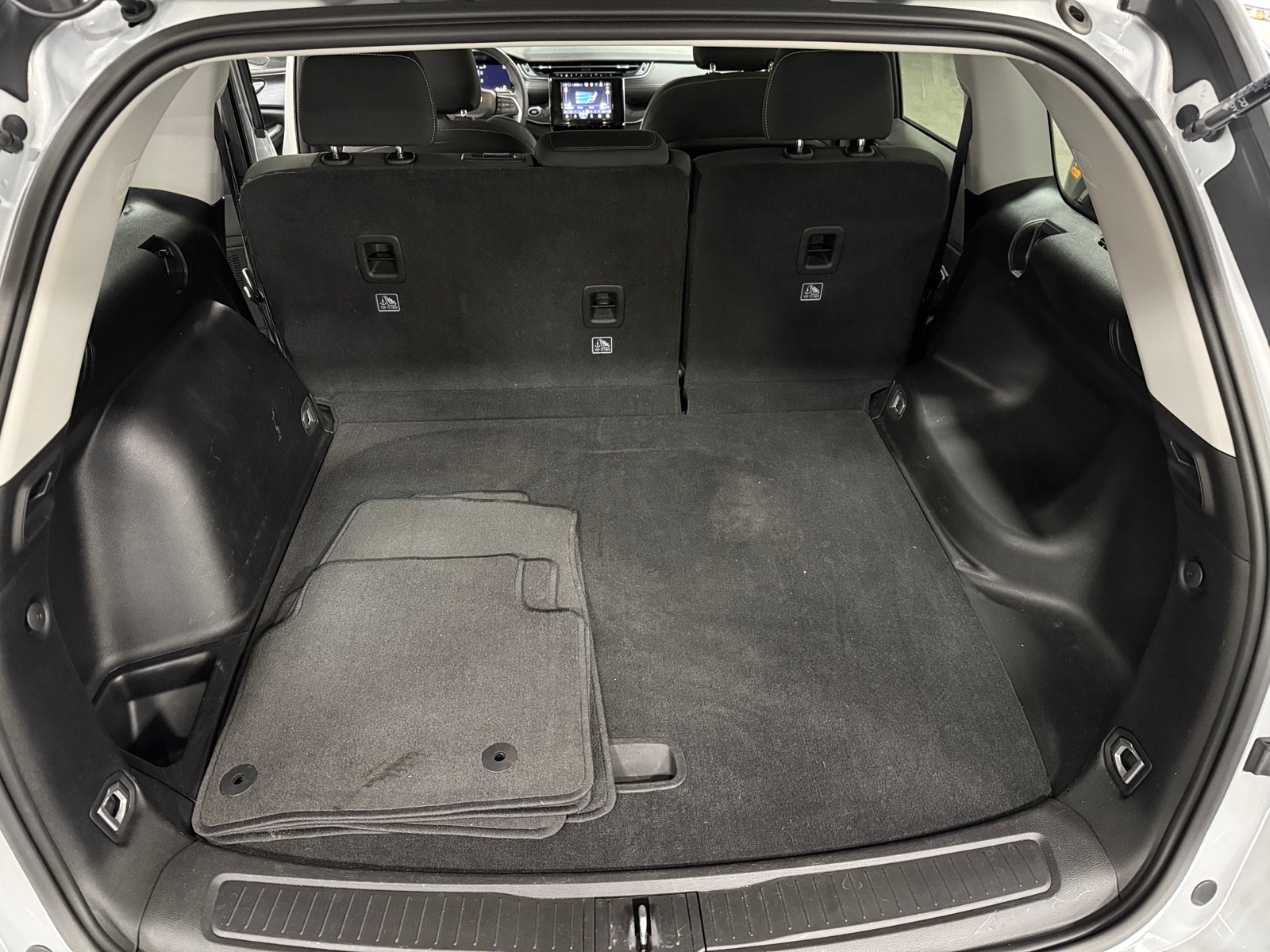 Thumbnail: 2023 Jeep Grand Cherokee - 7