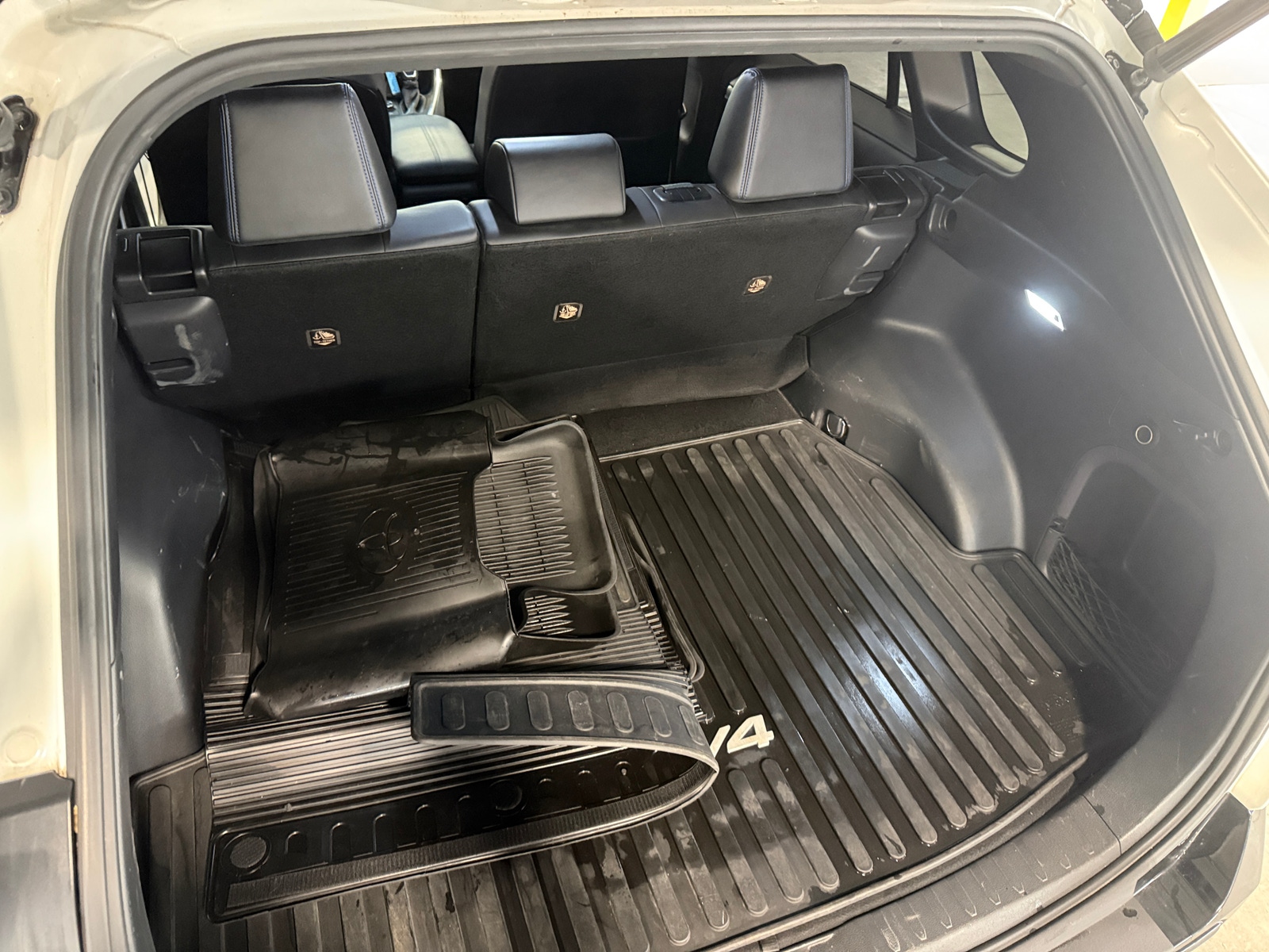 Thumbnail: 2020 Toyota RAV4 - 7