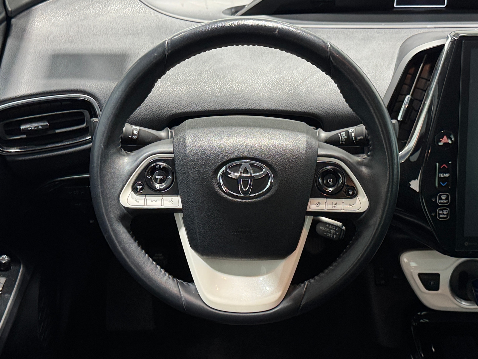 Thumbnail: 2017 Toyota Prius Prime - 5