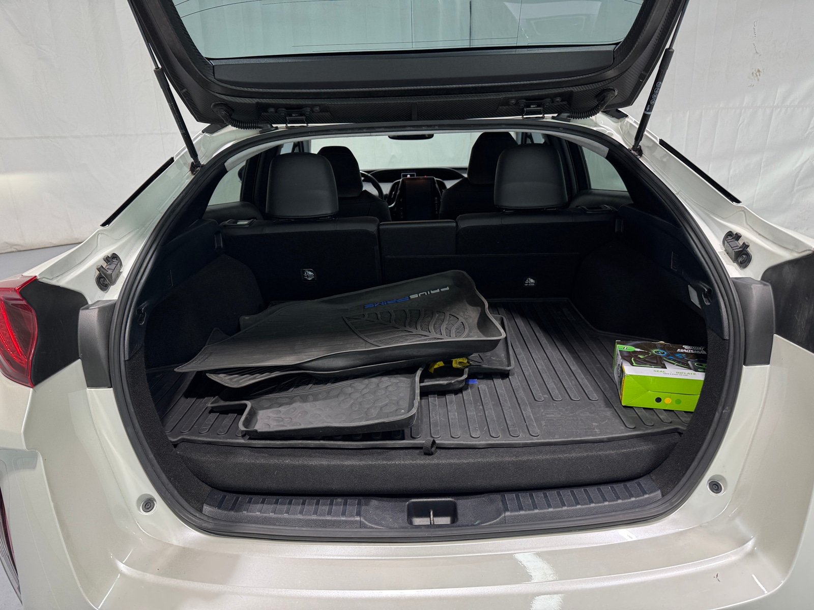 Thumbnail: 2017 Toyota Prius Prime - 7