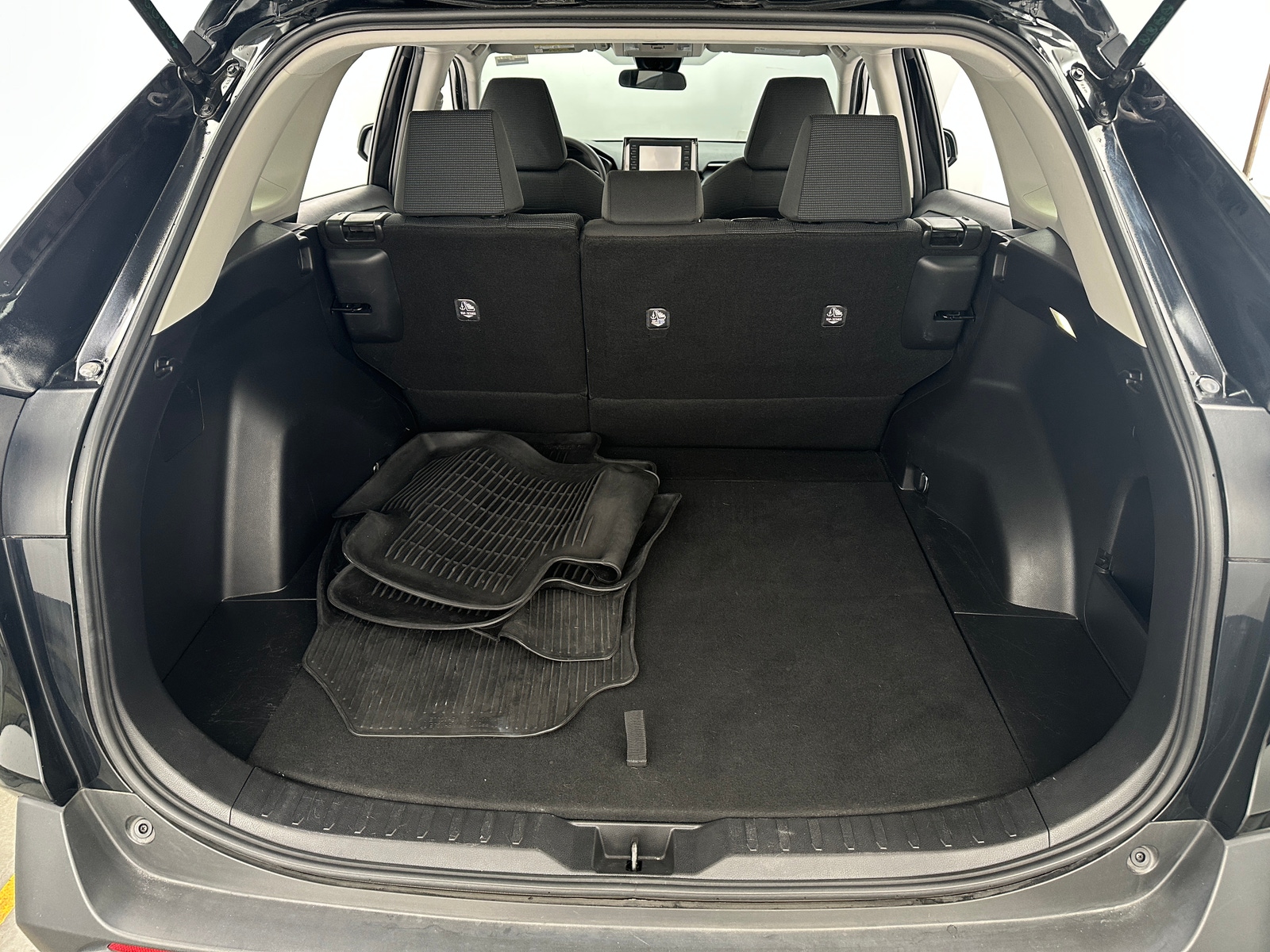 Thumbnail: 2022 Toyota RAV4 - 7