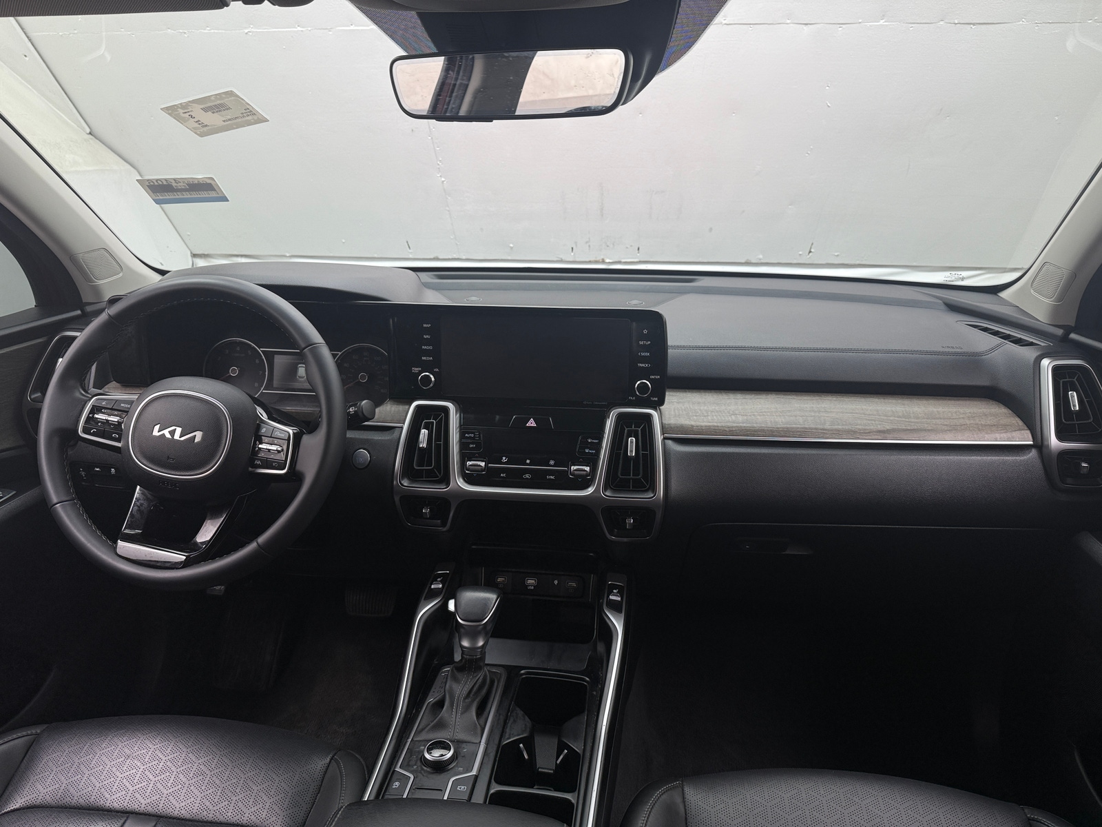 Thumbnail: 2023 Kia Sorento - 2