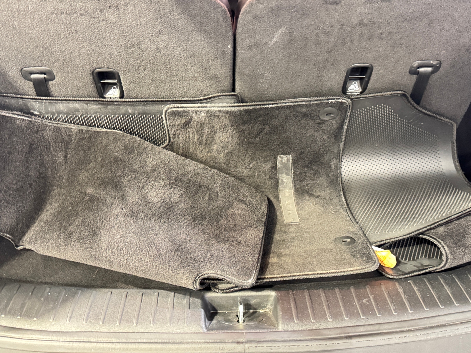 Thumbnail: 2023 Kia Sorento - 6