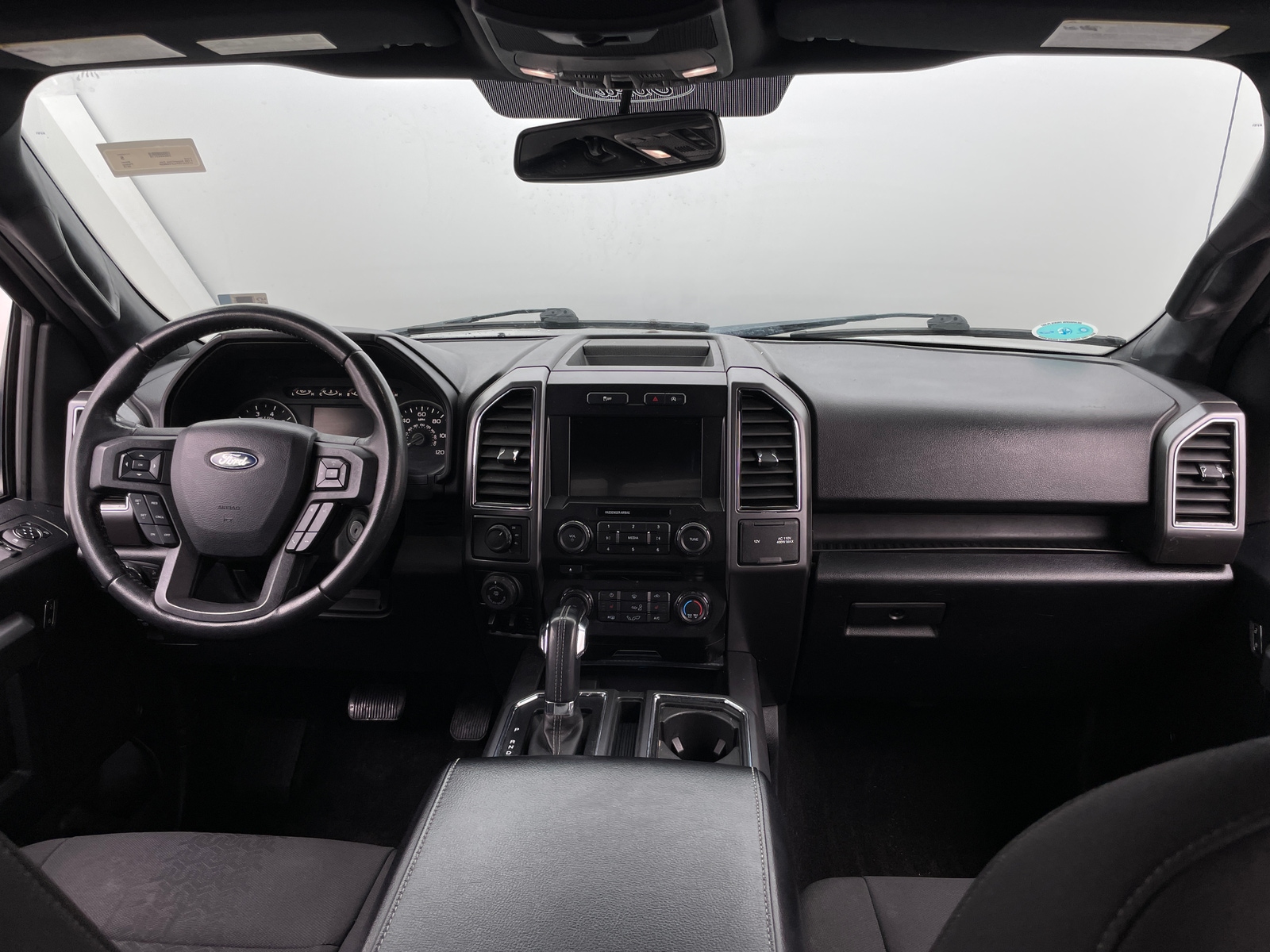 Thumbnail: 2018 Ford Econoline - 3