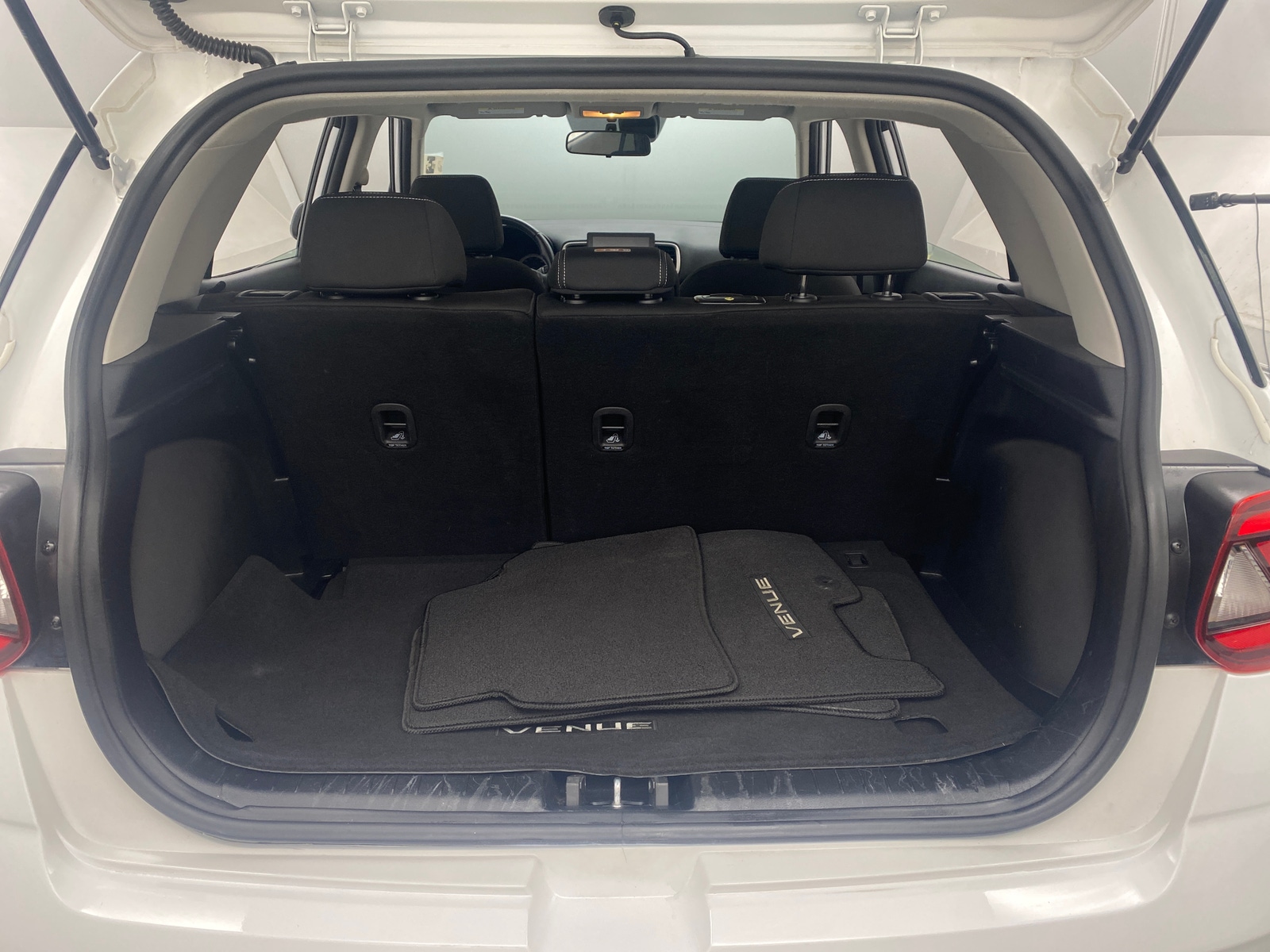 Thumbnail: 2021 Hyundai Venue - 7