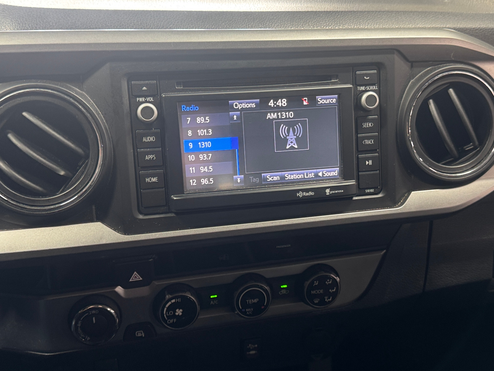 Thumbnail: 2016 Toyota Tacoma - 4