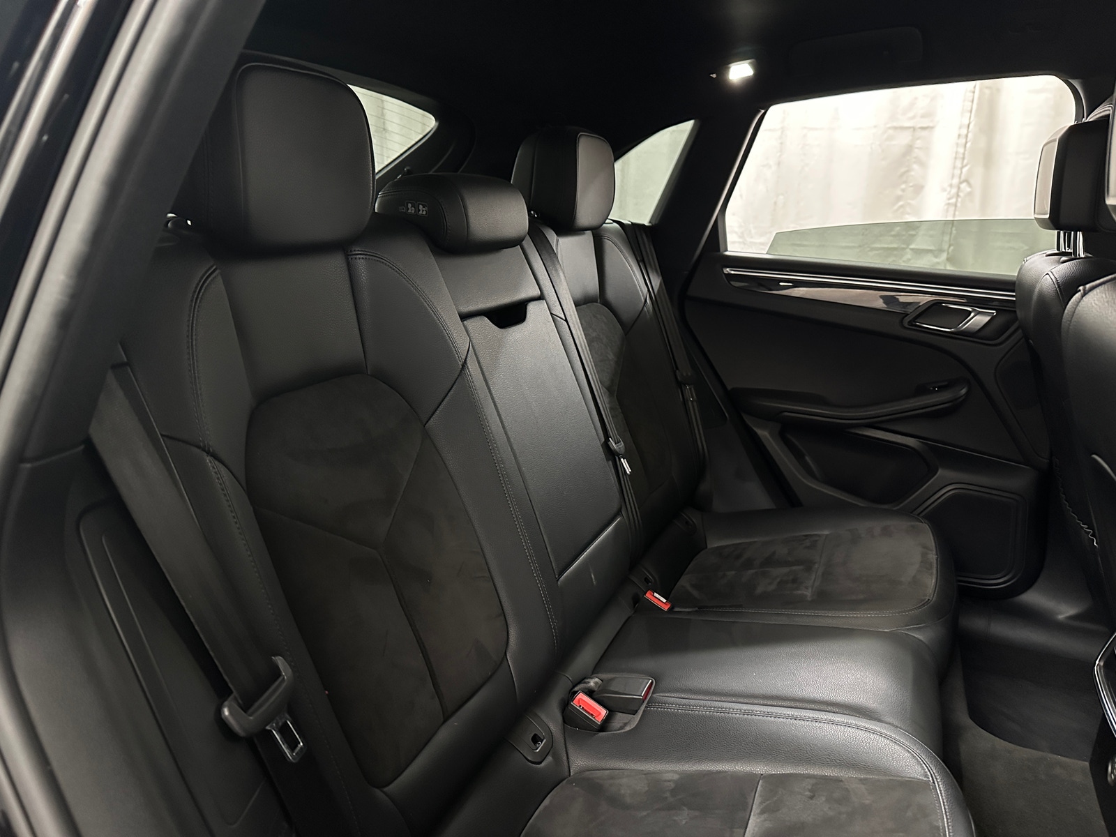 Thumbnail: 2017 Porsche Macan - 5