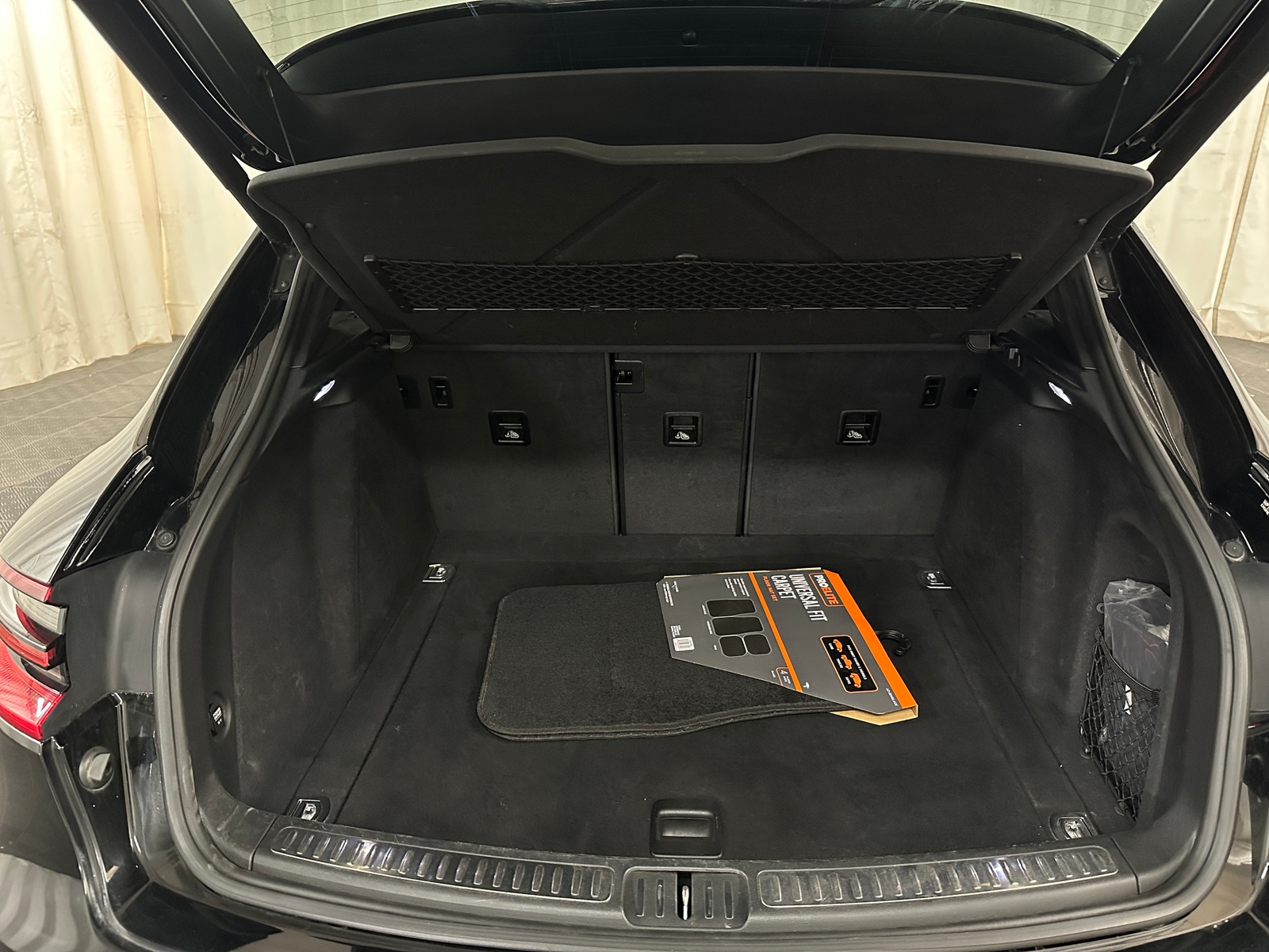 Thumbnail: 2017 Porsche Macan - 6