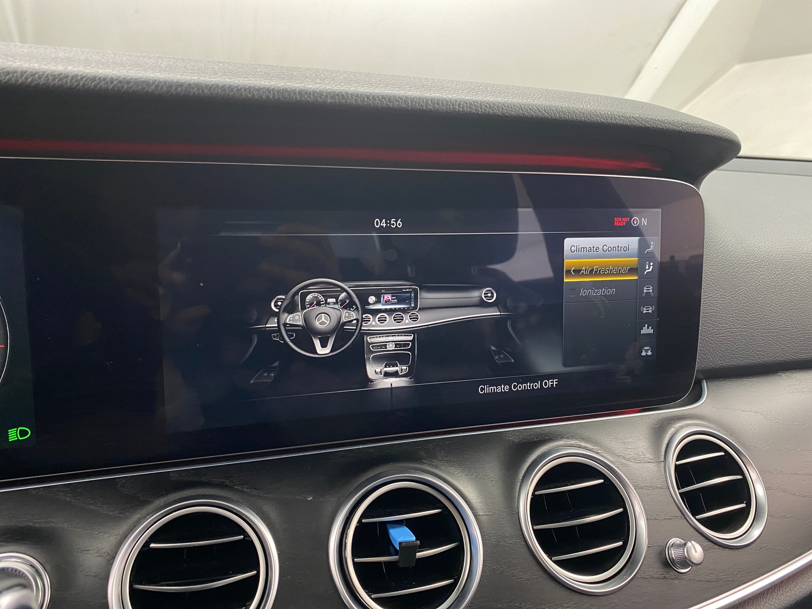 Thumbnail: 2017 Mercedes-Benz E-Class - 3