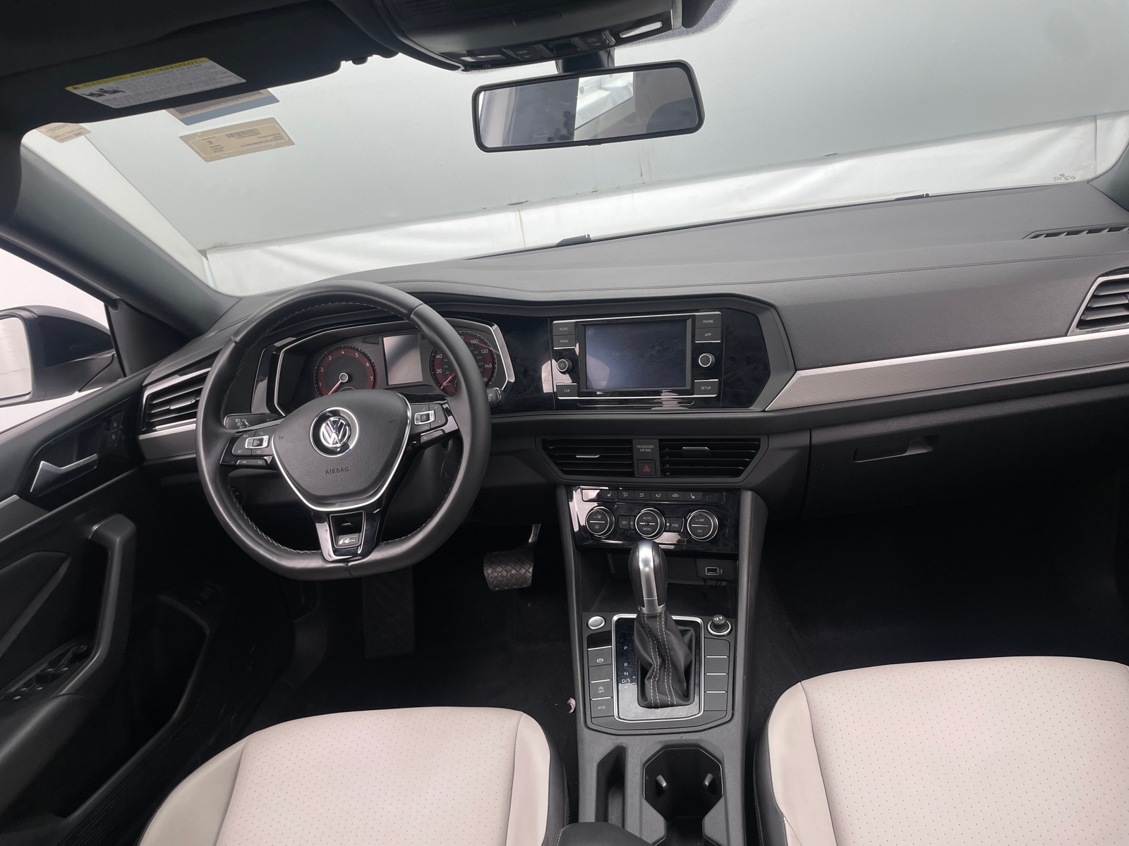 Thumbnail: 2019 Volkswagen Jetta - 2