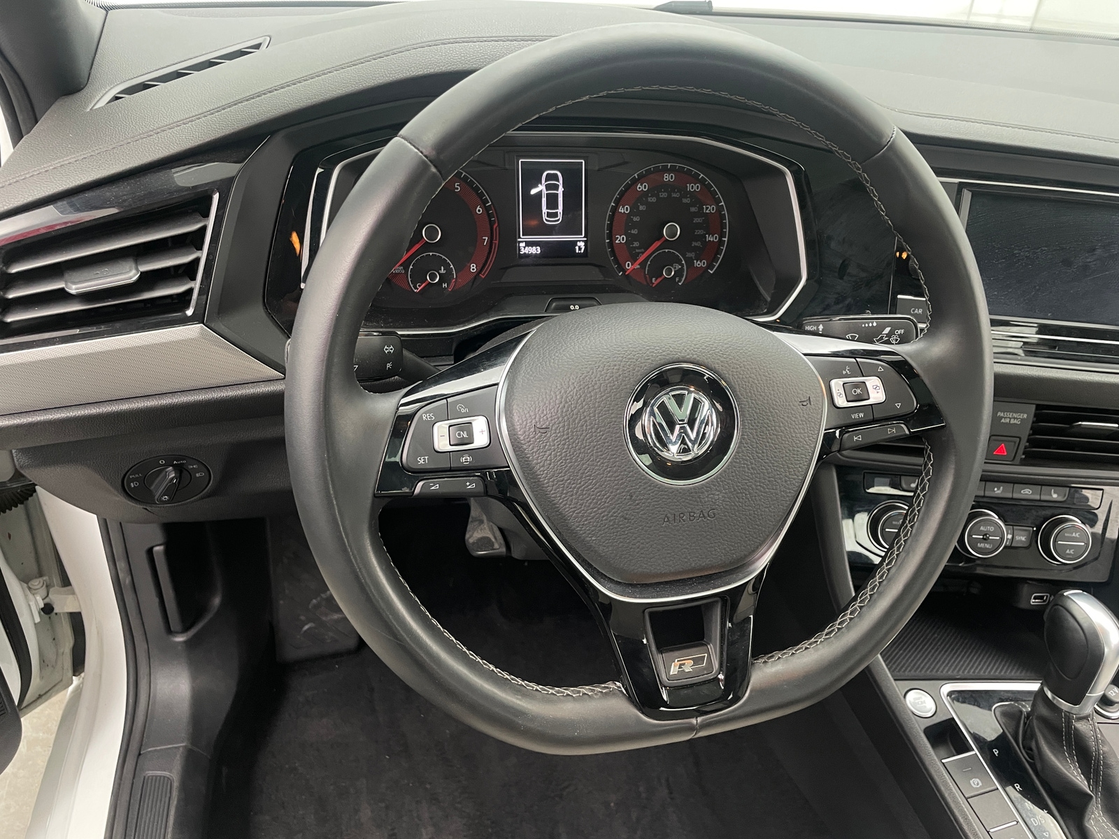 Thumbnail: 2019 Volkswagen Jetta - 4