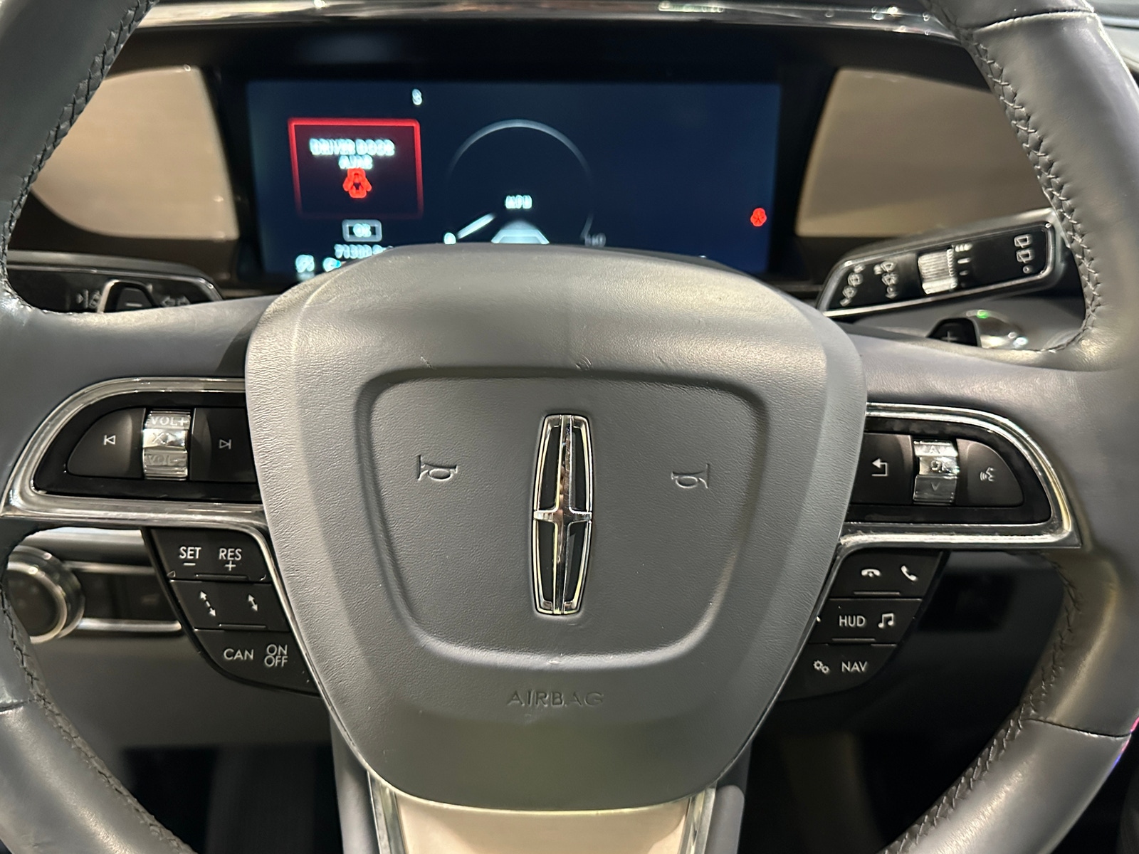 Thumbnail: 2018 Lincoln Navigator L - 4