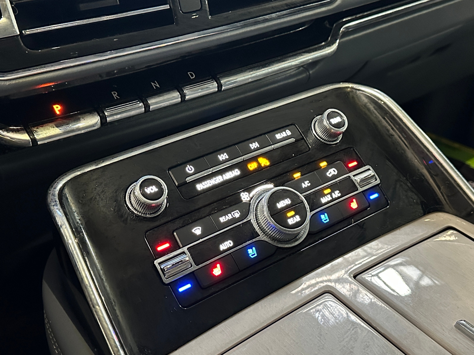 Thumbnail: 2018 Lincoln Navigator L - 3