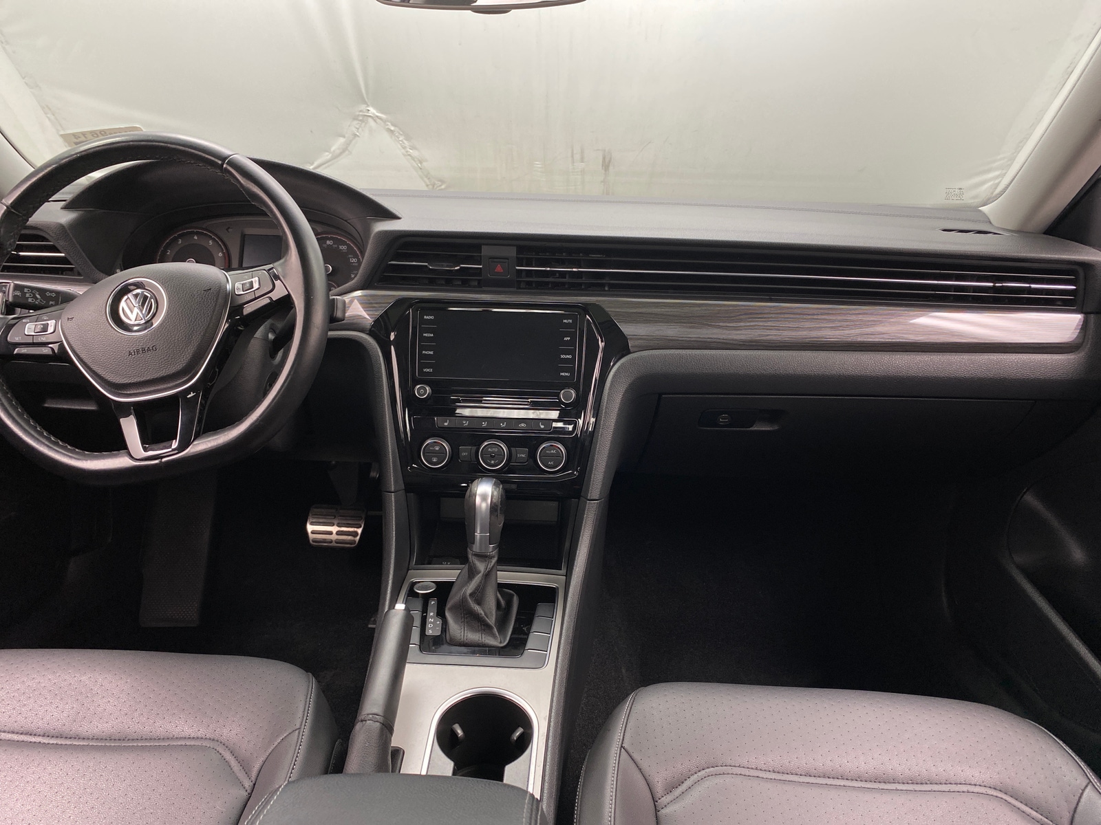 Thumbnail: 2020 Volkswagen Passat - 2