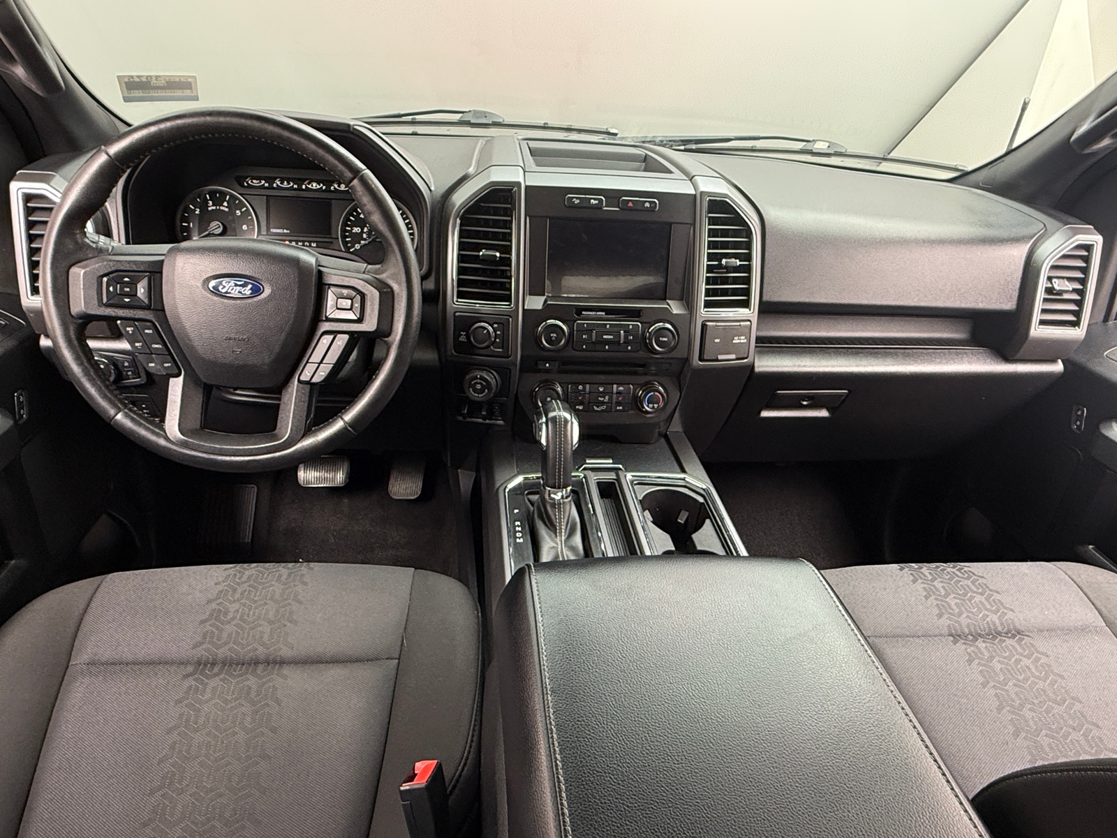 Thumbnail: 2018 Ford Econoline - 3