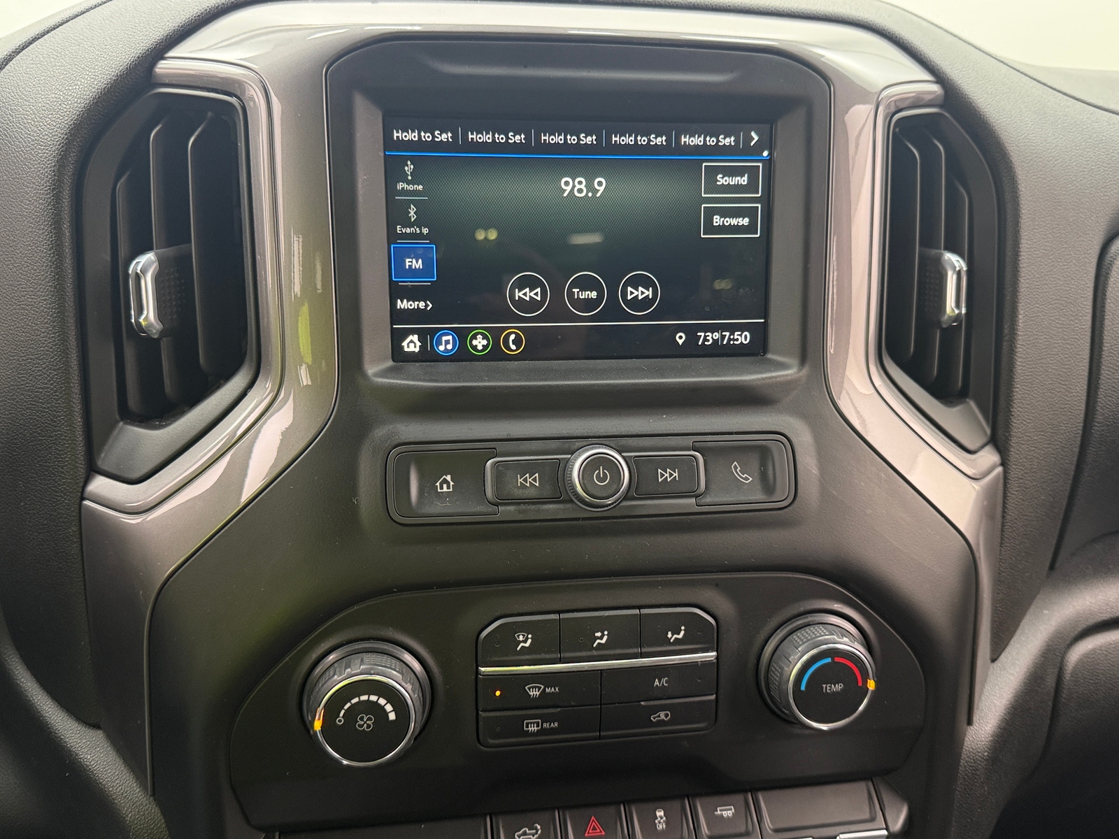 Thumbnail: 2019 Chevrolet Silverado 1500 - 4