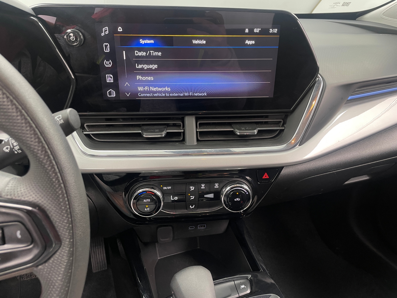 Thumbnail: 2025 Chevrolet Trax - 4