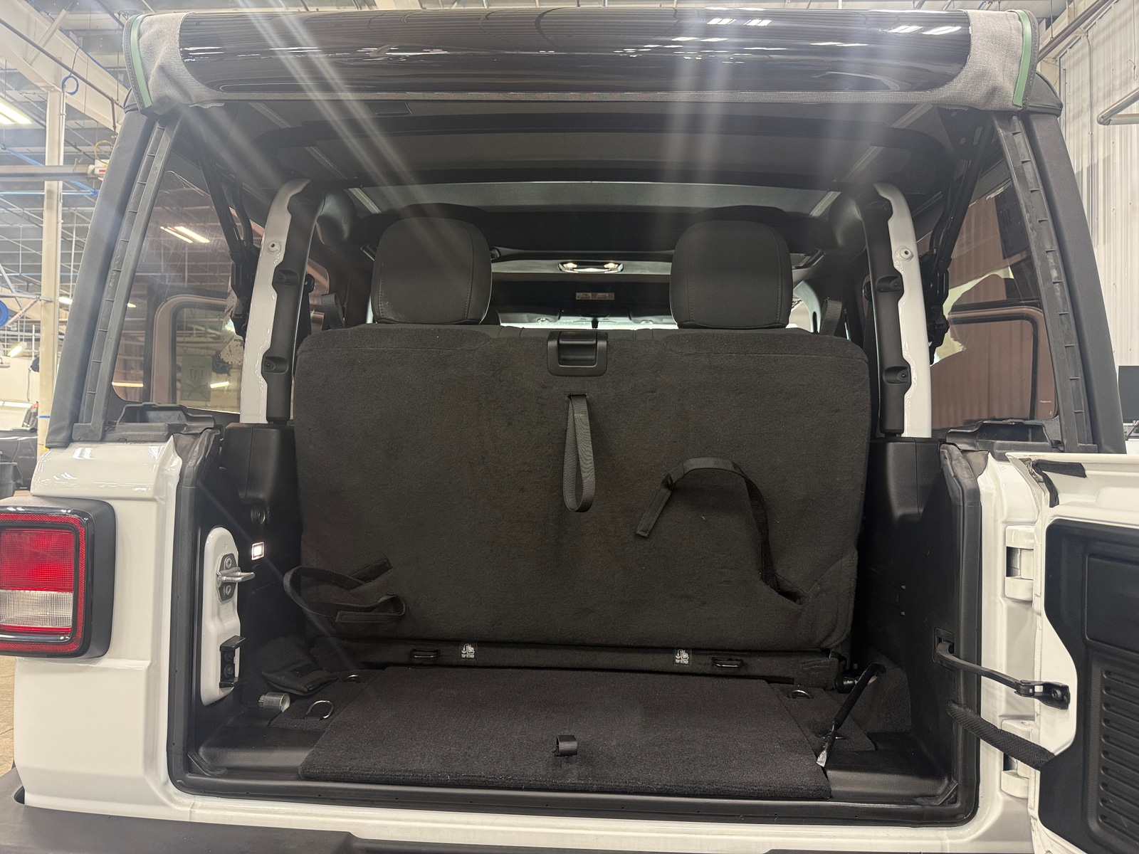 Thumbnail: 2021 Jeep Wrangler - 7