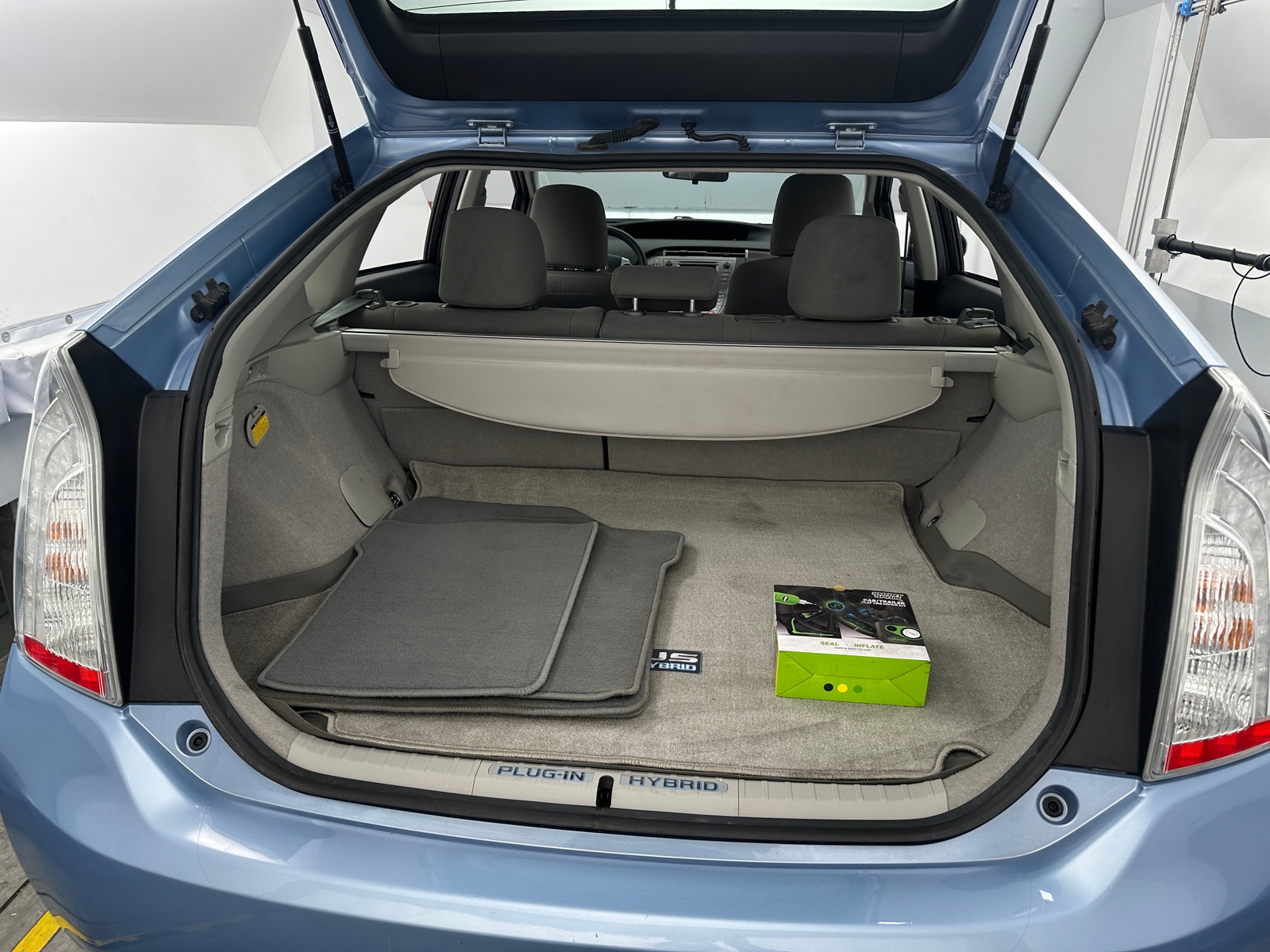 Thumbnail: 2015 Toyota Prius - 7