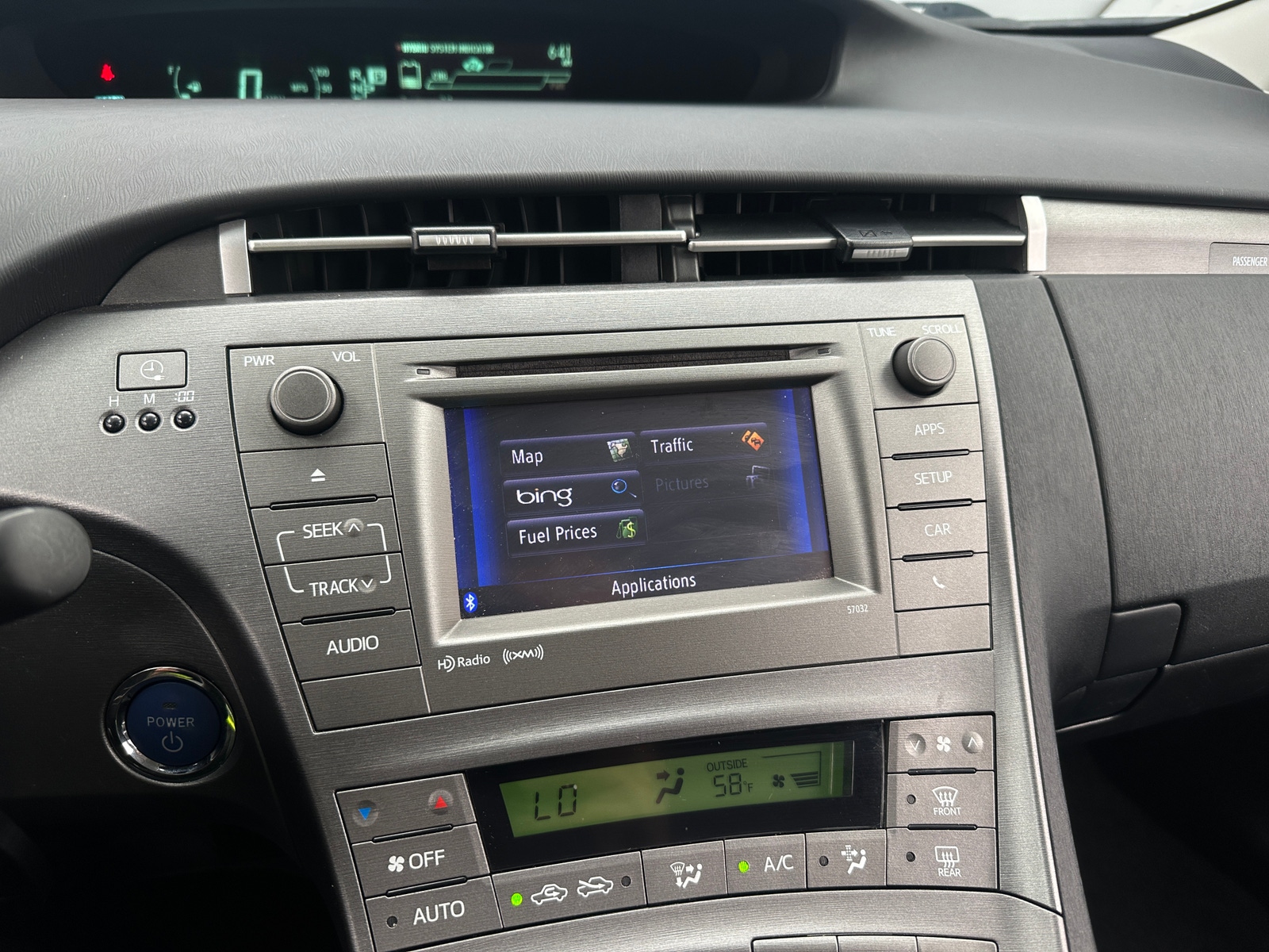 Thumbnail: 2015 Toyota Prius - 4