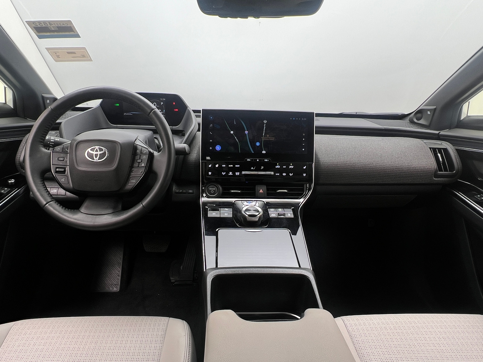 Thumbnail: 2023 Toyota bZ4X - 2