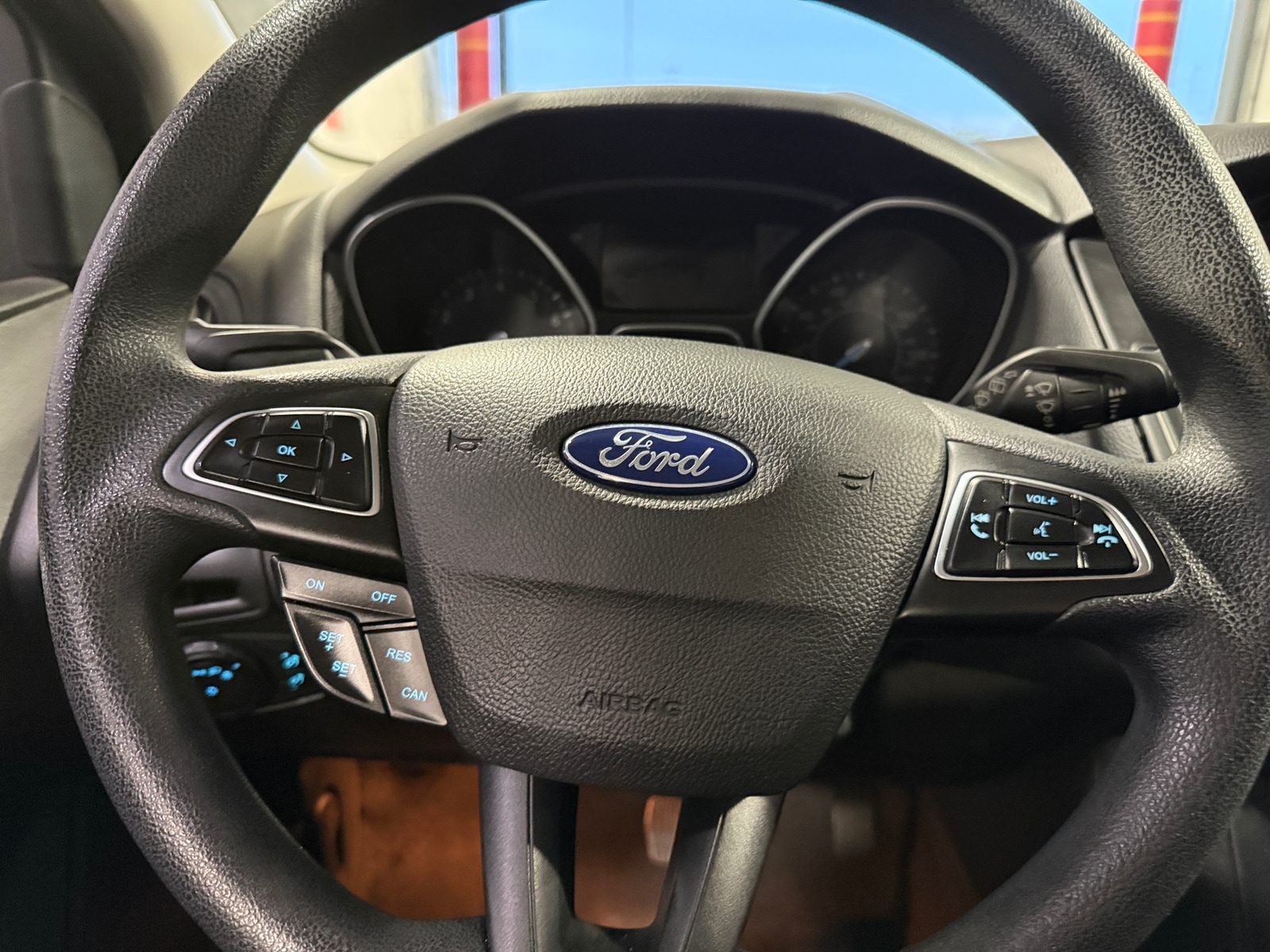 Thumbnail: 2017 Ford Focus - 5