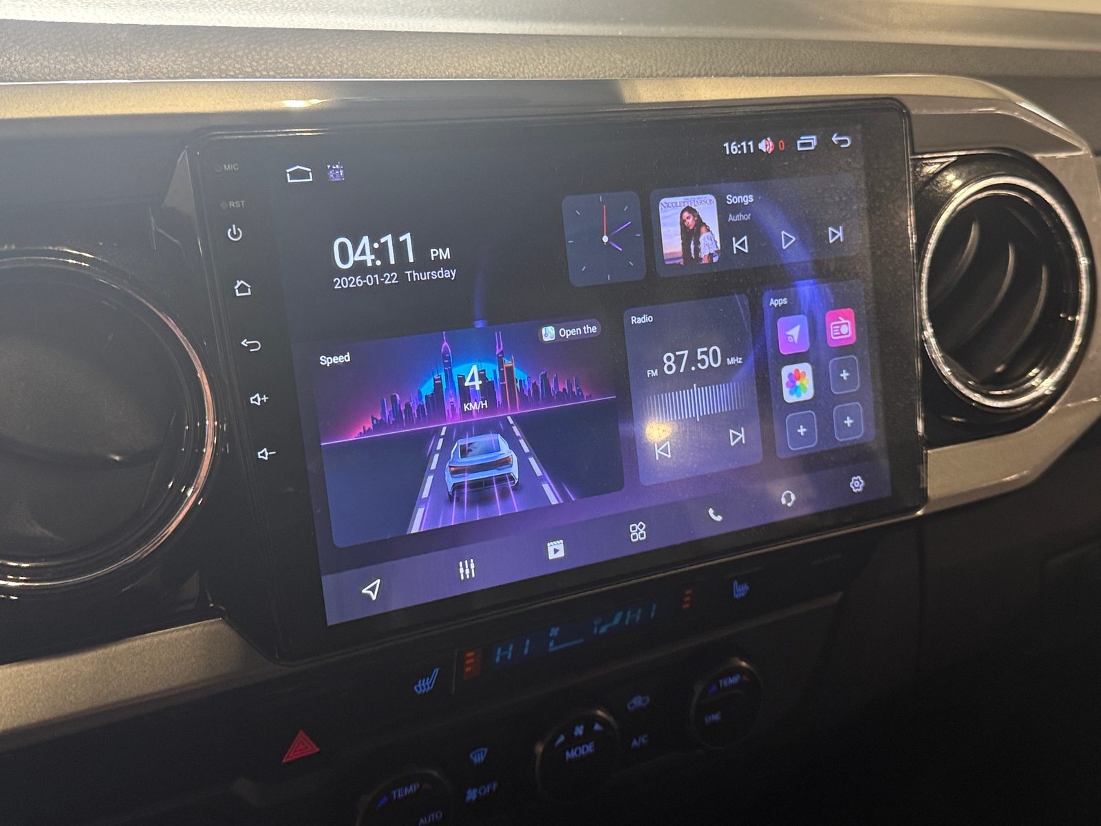 Thumbnail: 2019 Toyota Tacoma - 3