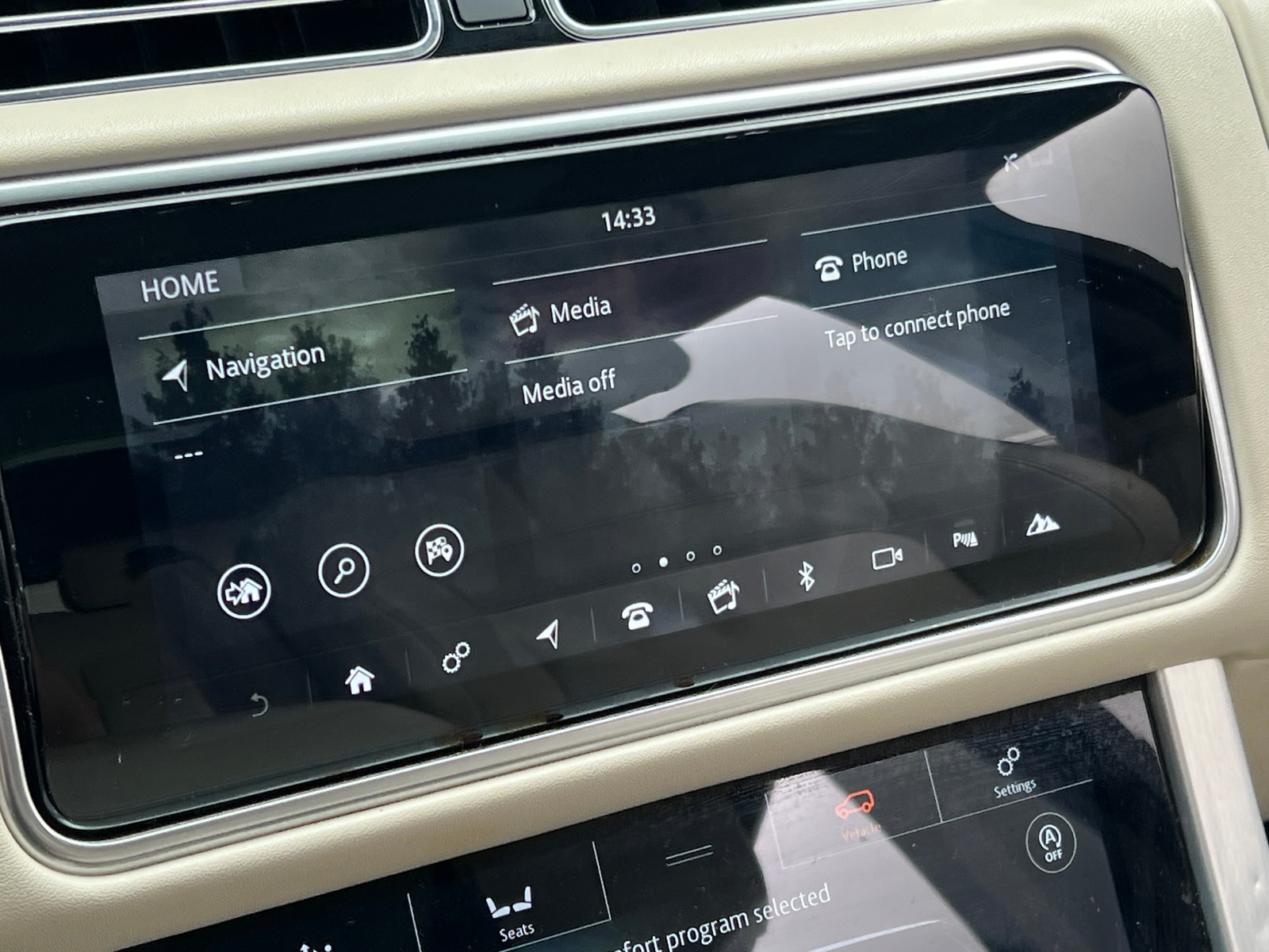 Thumbnail: 2021 Land Rover Range Rover - 3