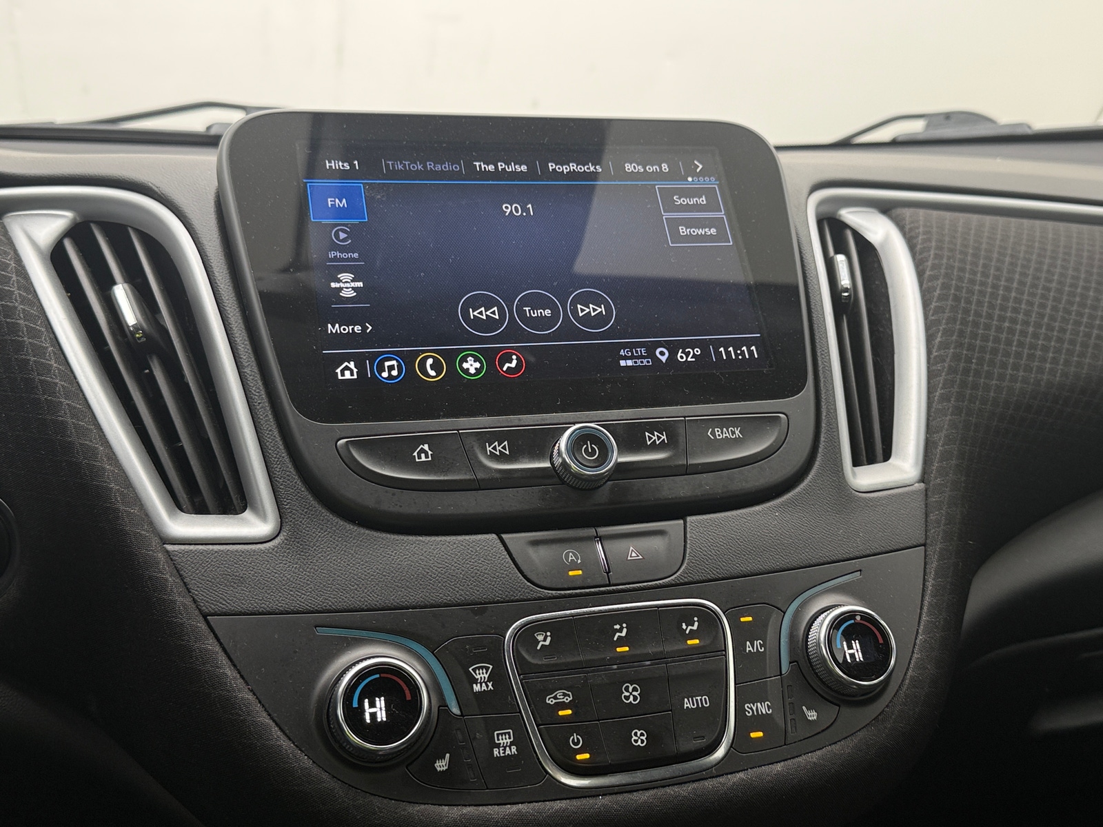 Thumbnail: 2023 Chevrolet Malibu - 4