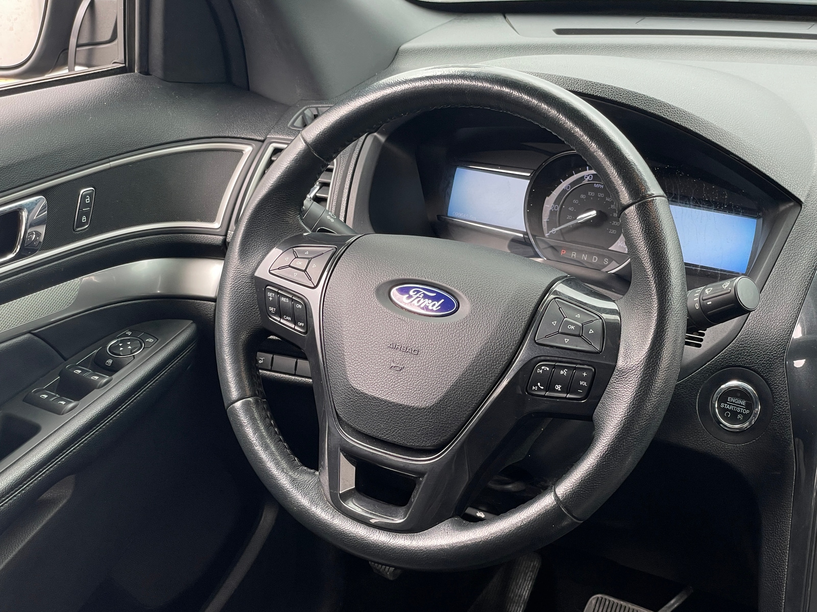 Thumbnail: 2017 Ford Explorer - 4