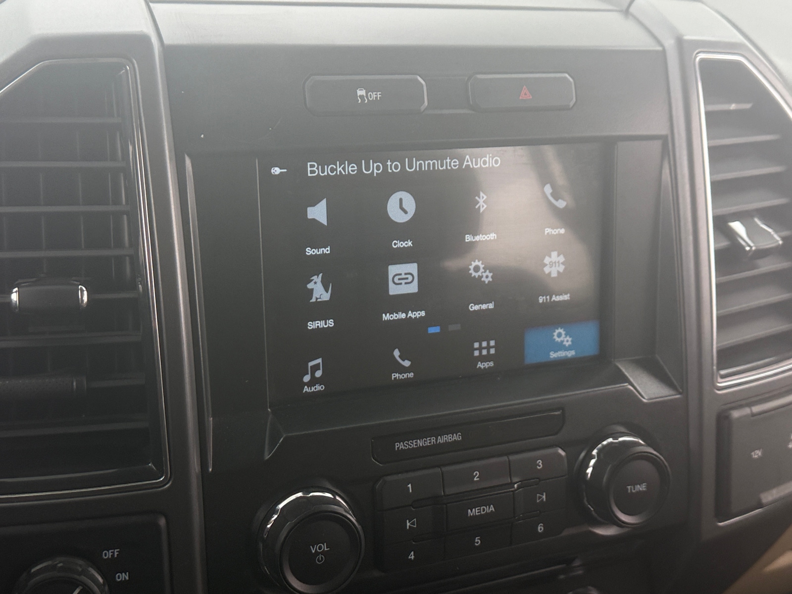 Thumbnail: 2017 Ford Econoline - 4