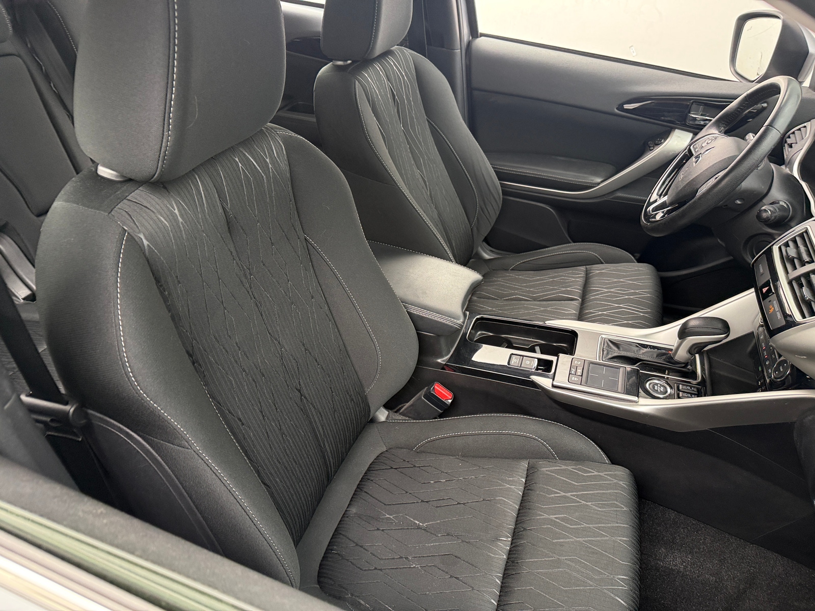 Thumbnail: 2020 Mitsubishi Eclipse Cross - 2