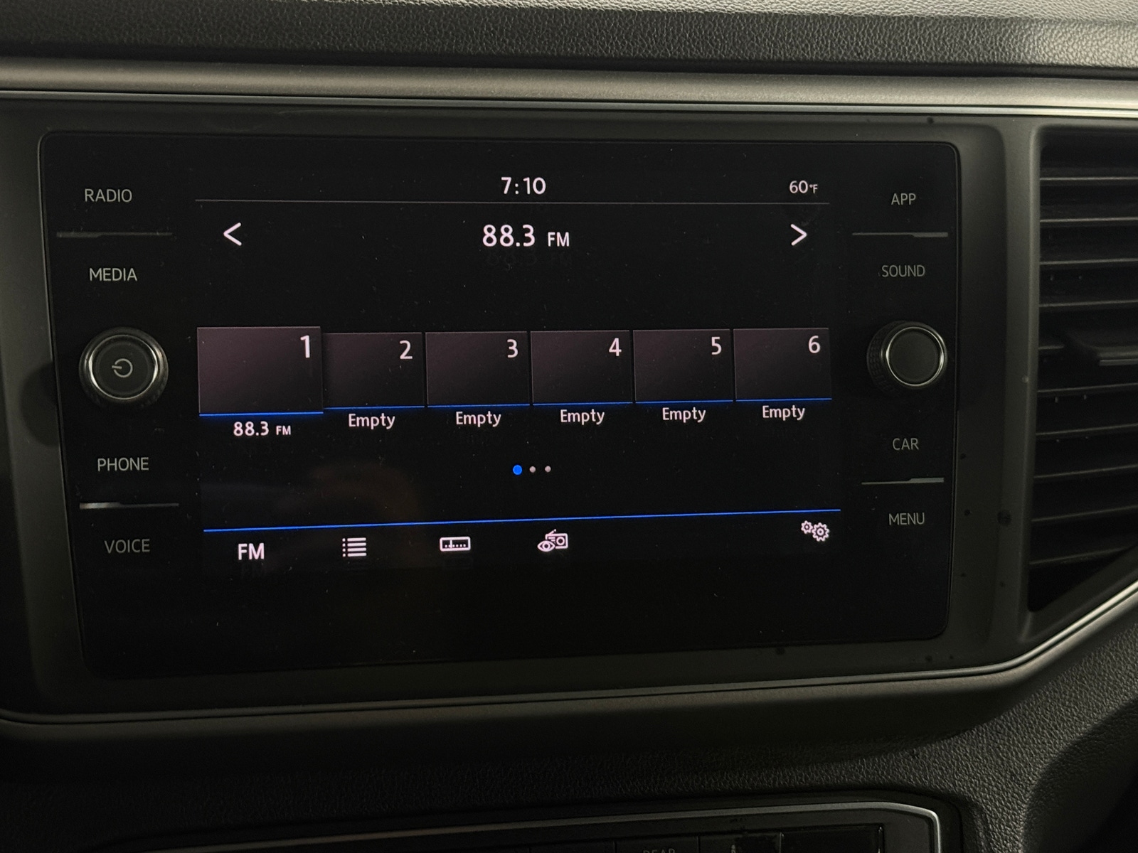 Thumbnail: 2018 Volkswagen Atlas - 3