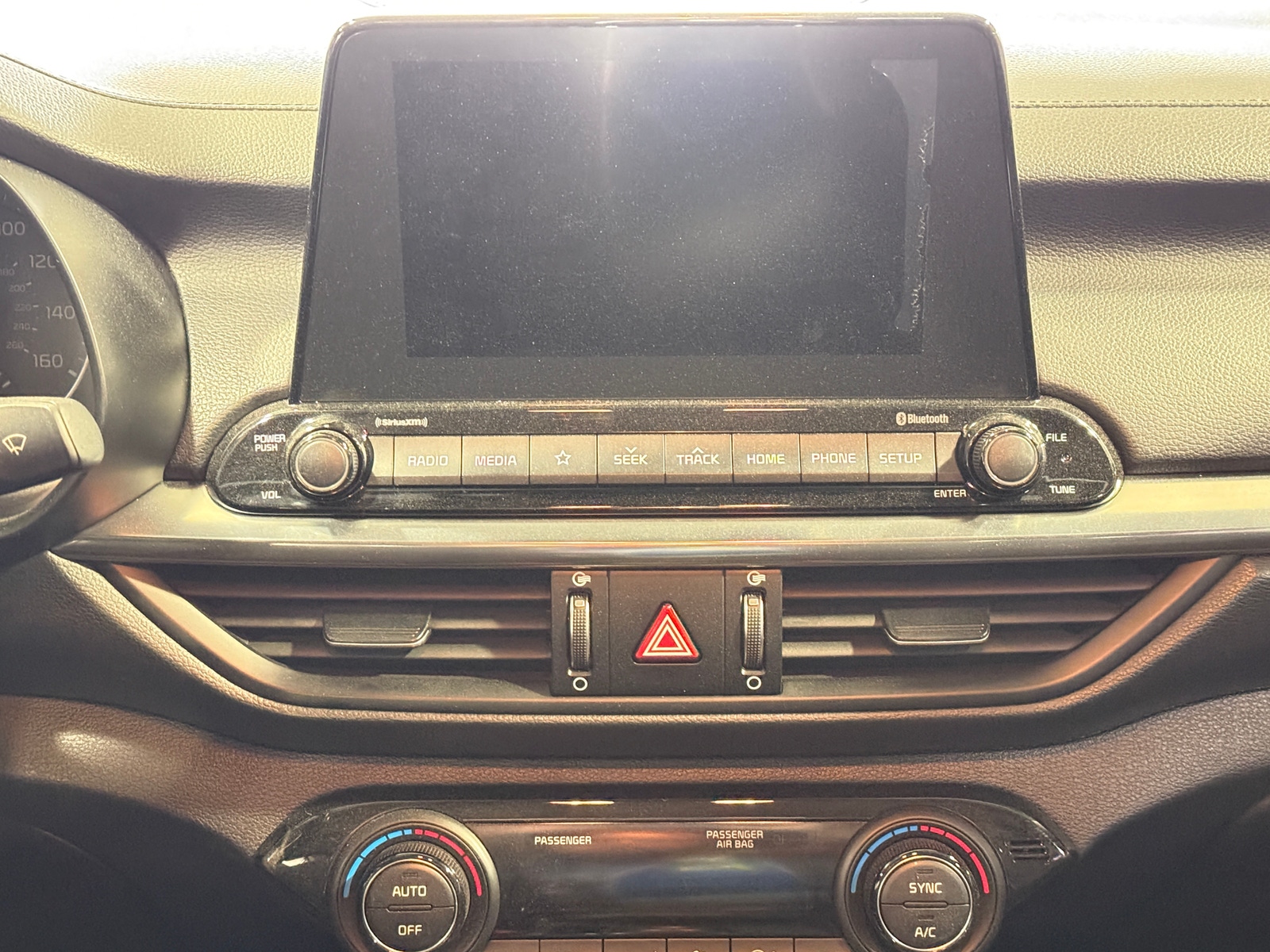 Thumbnail: 2019 Kia Forte - 4