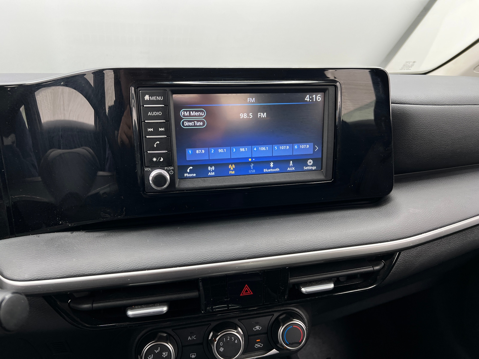 Thumbnail: 2025 Nissan Kicks - 4