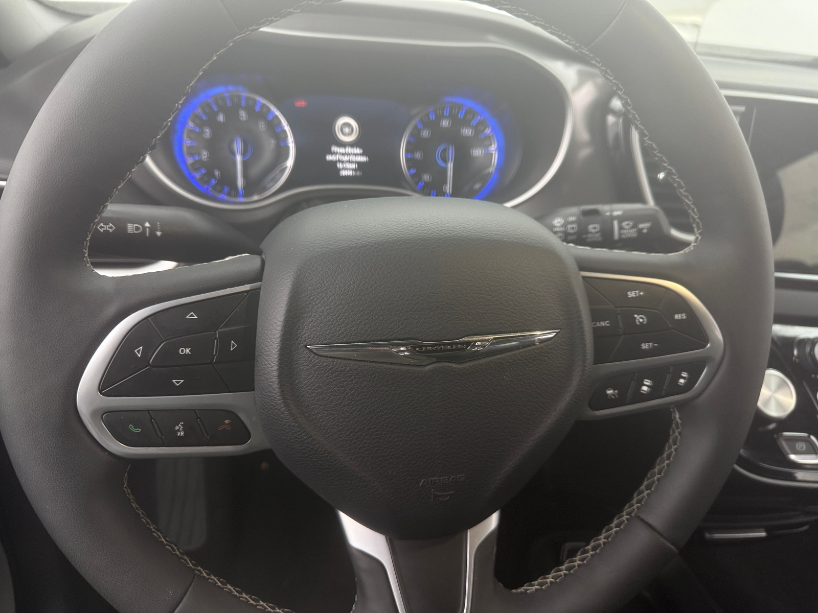 Thumbnail: 2025 Chrysler Pacifica - 4