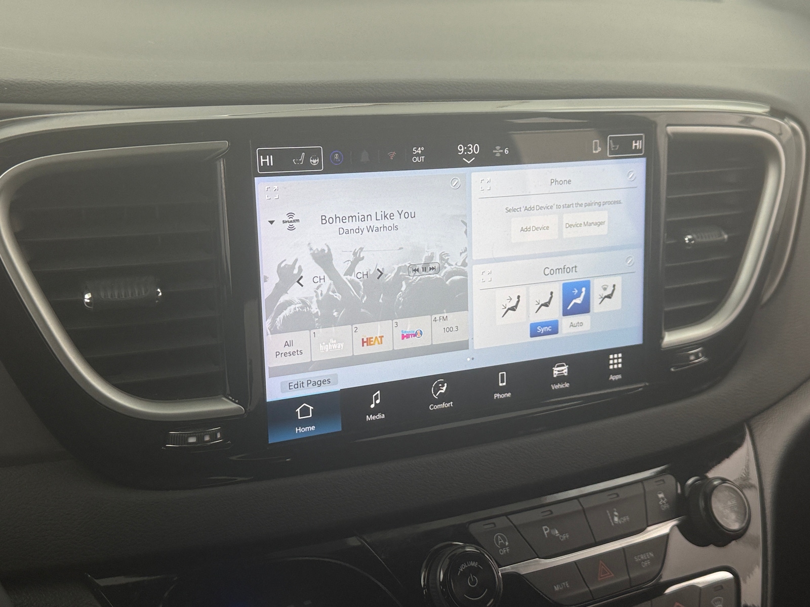 Thumbnail: 2025 Chrysler Pacifica - 3