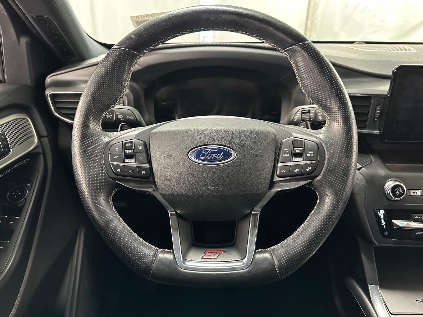 Thumbnail: 2020 Ford Explorer - 4