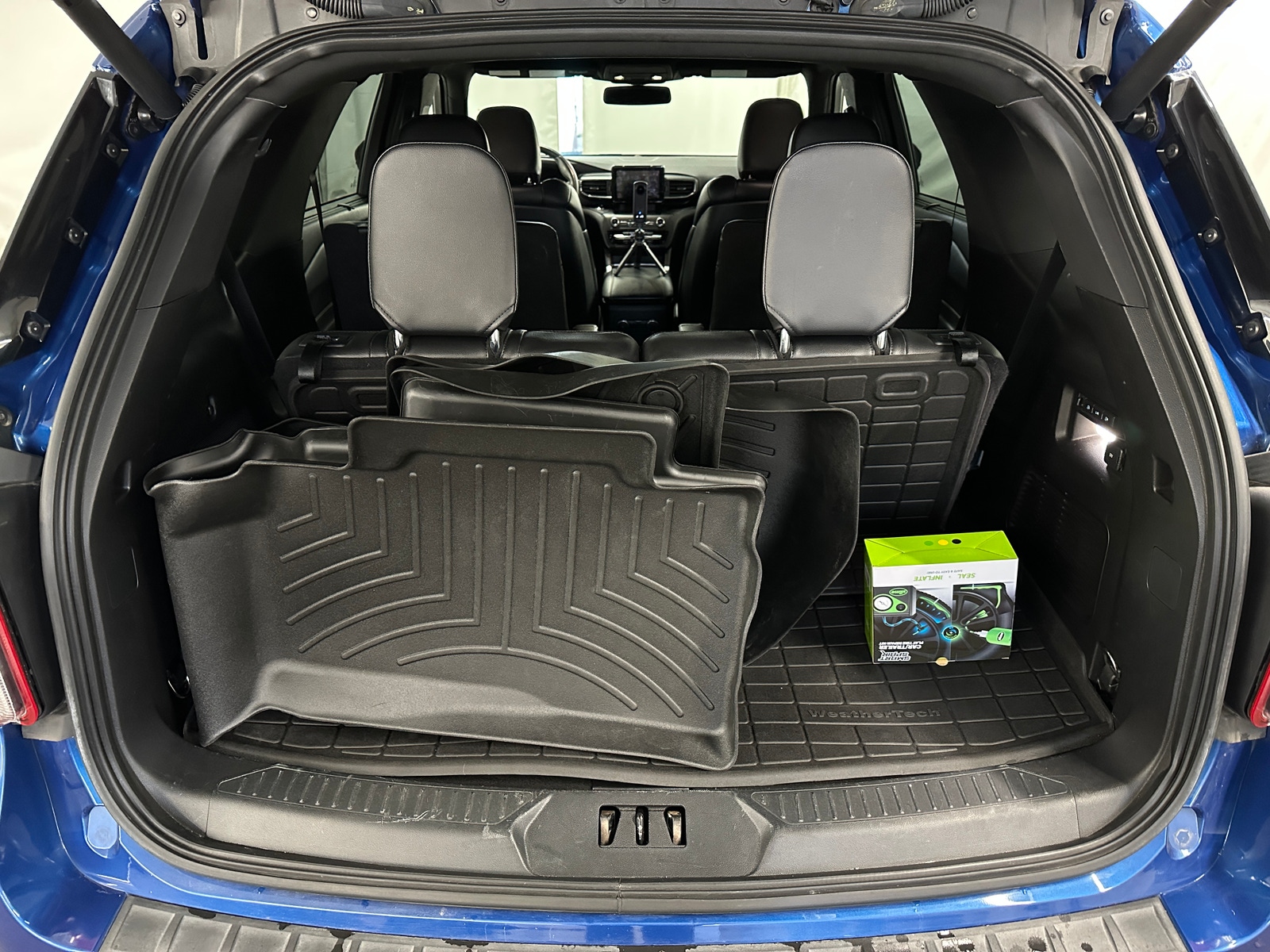 Thumbnail: 2020 Ford Explorer - 6