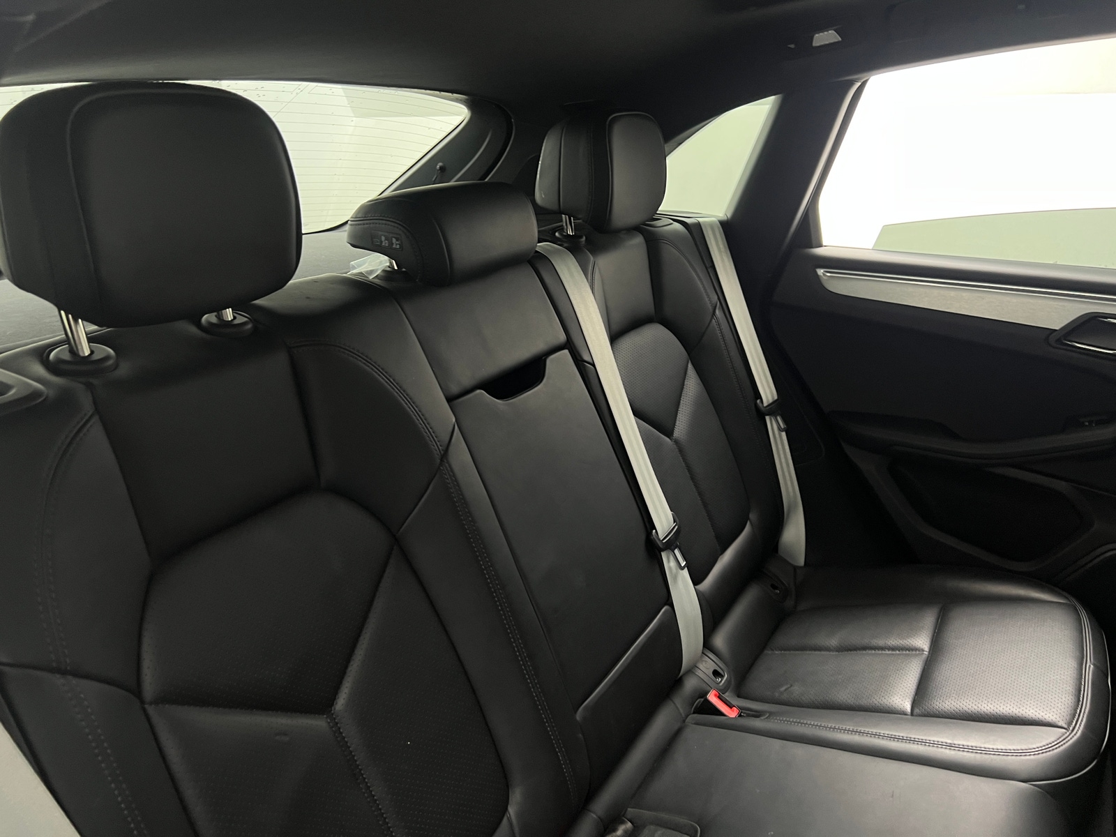 Thumbnail: 2023 Porsche Macan - 5